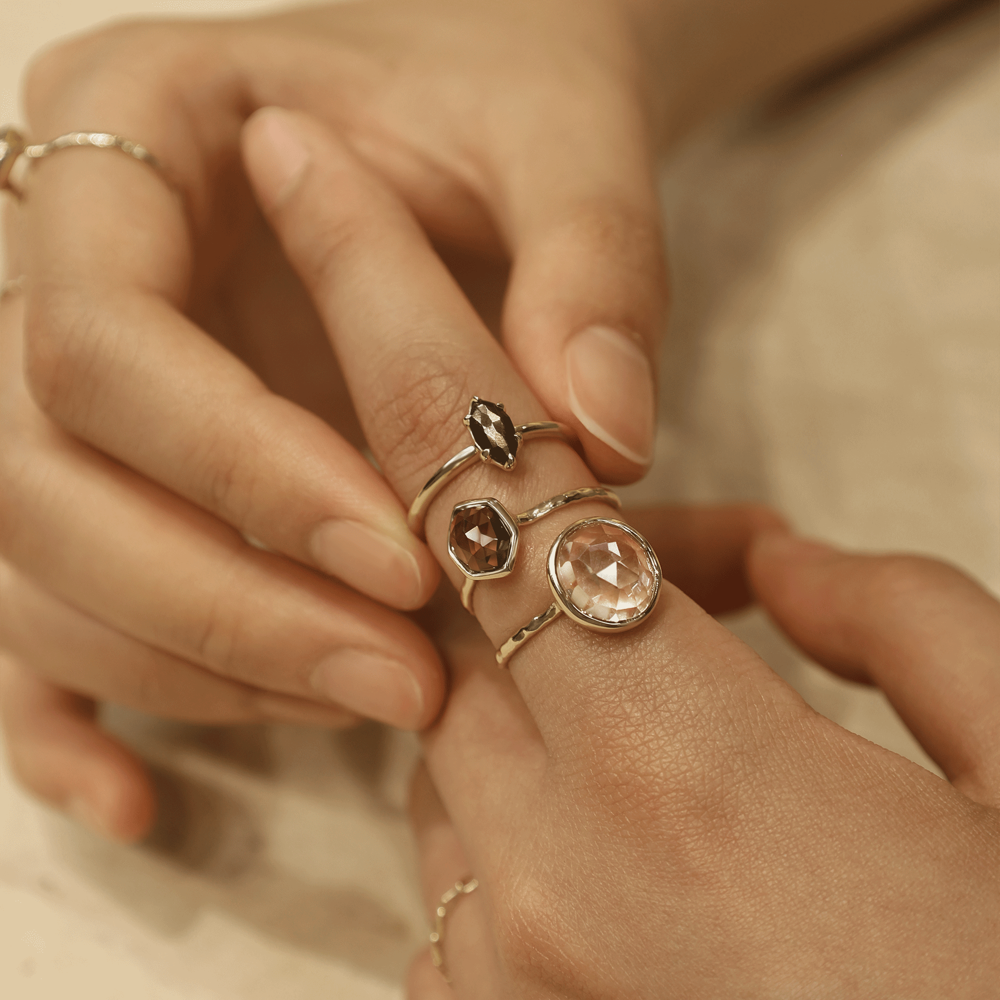 BEATTI Ring 03 _ Gemstone Ring 03 _ Gemstone Ring