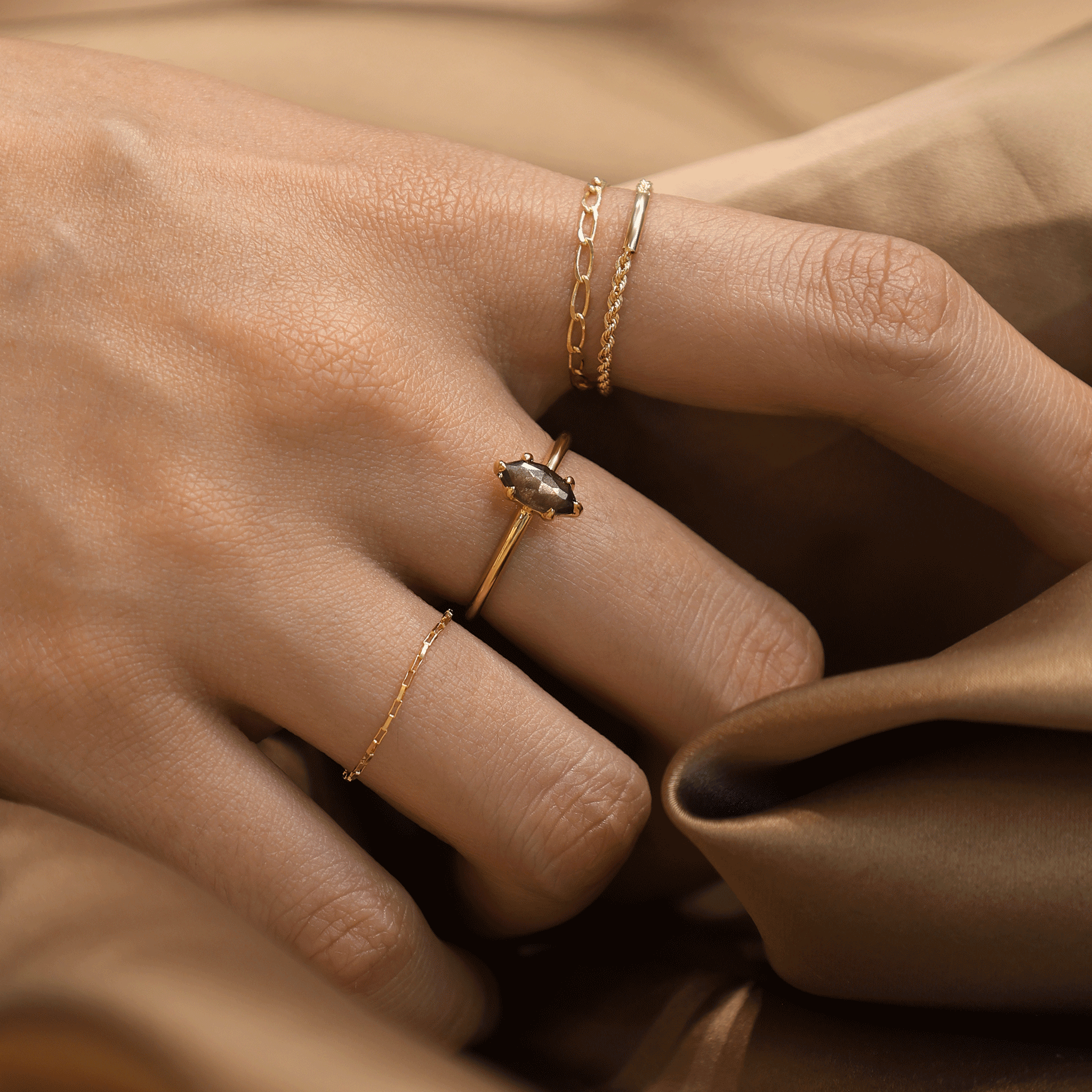 BEATTI Ring 01 _ Gemstone Ring 01 _ Gemstone Ring