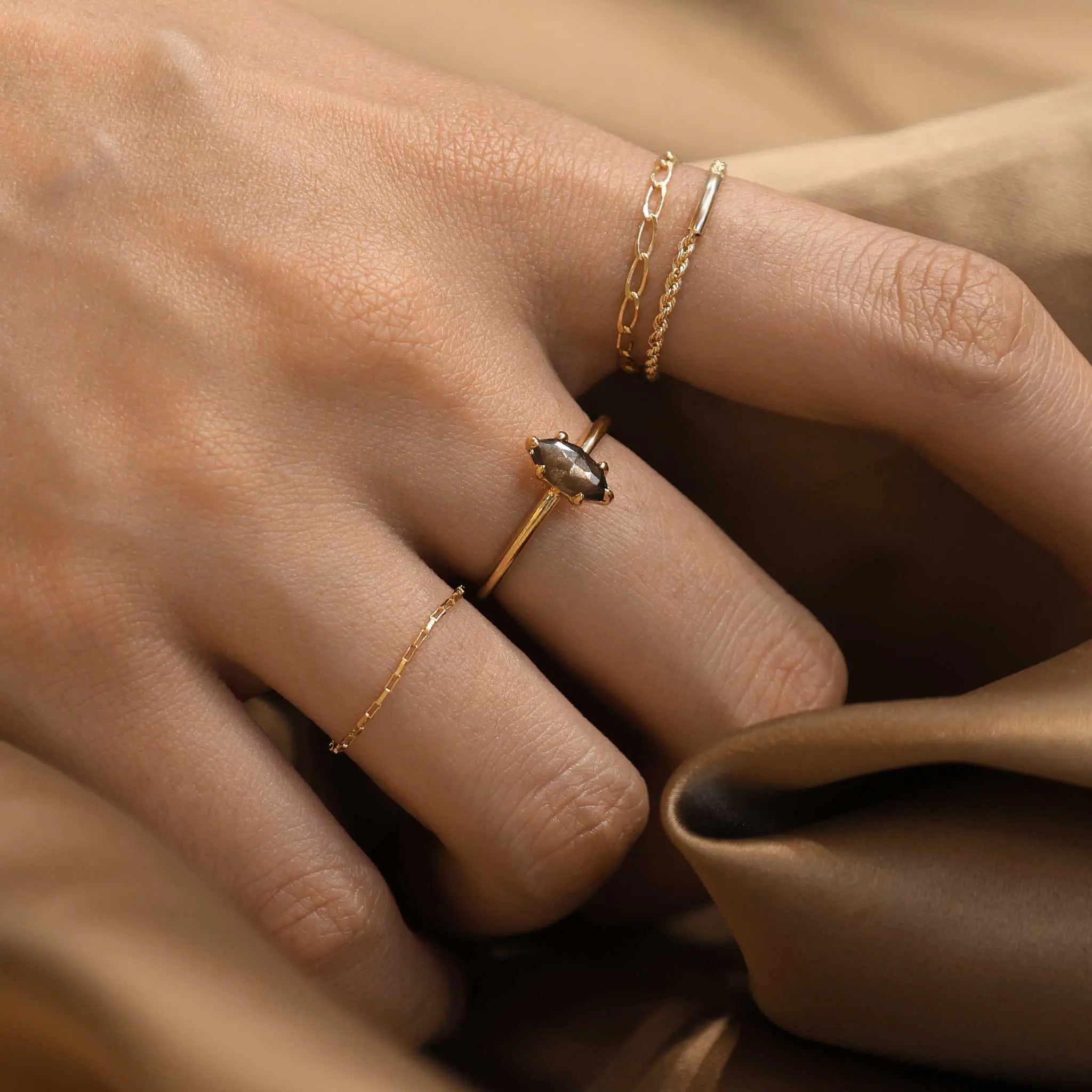 BEATTI Ring Venezia • 14K Gold Chain Ring Venezia • 14K Gold Chain Ring