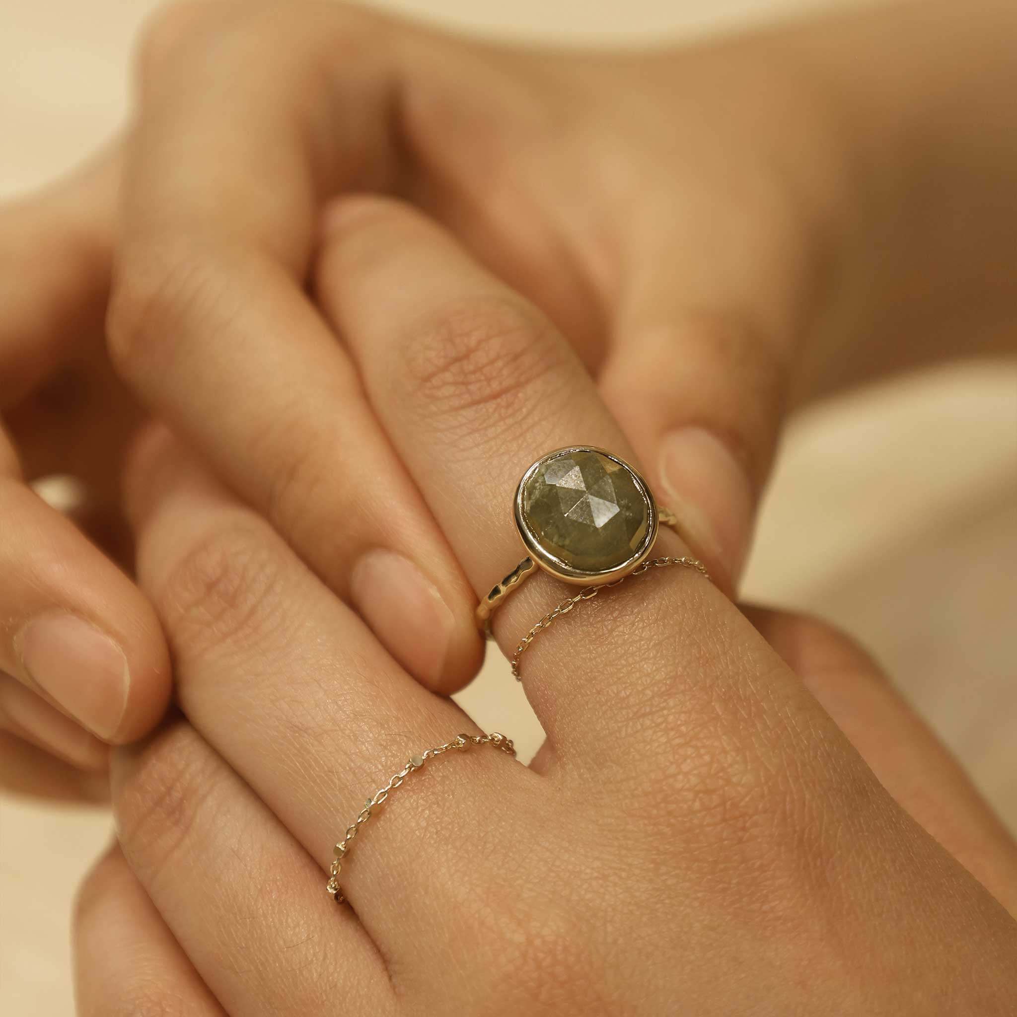 BEATTI Ring 02 _ Gemstone Ring 02 _ Gemstone Ring