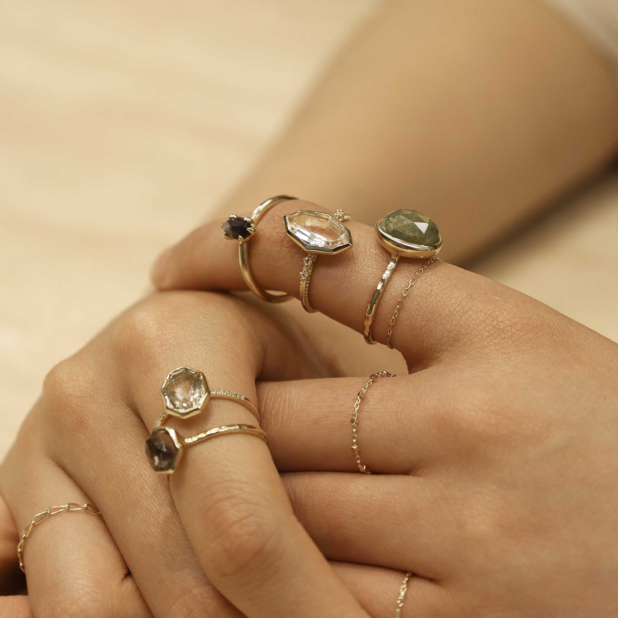 BEATTI Ring 02 _ Gemstone Ring 02 _ Gemstone Ring