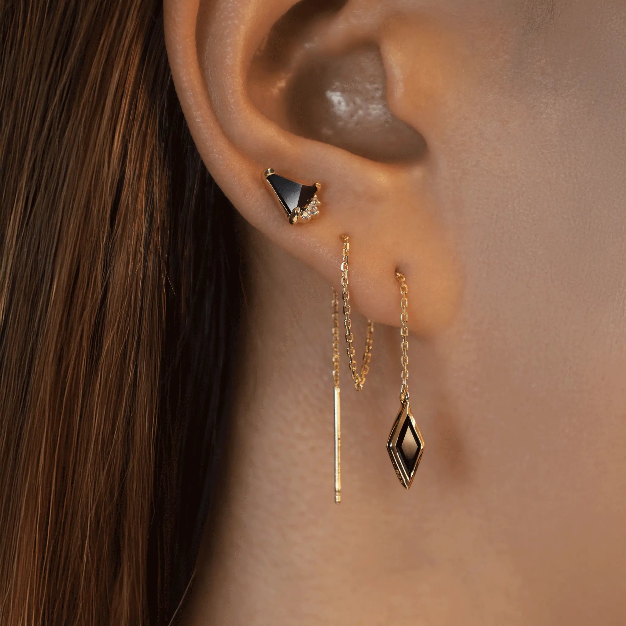 BEATTI Threaders BTE056 • Black Spinel Gemstone Rhombus Drop Threader BTE056 • Black Spinel Gemstone Rhombus Drop Threader