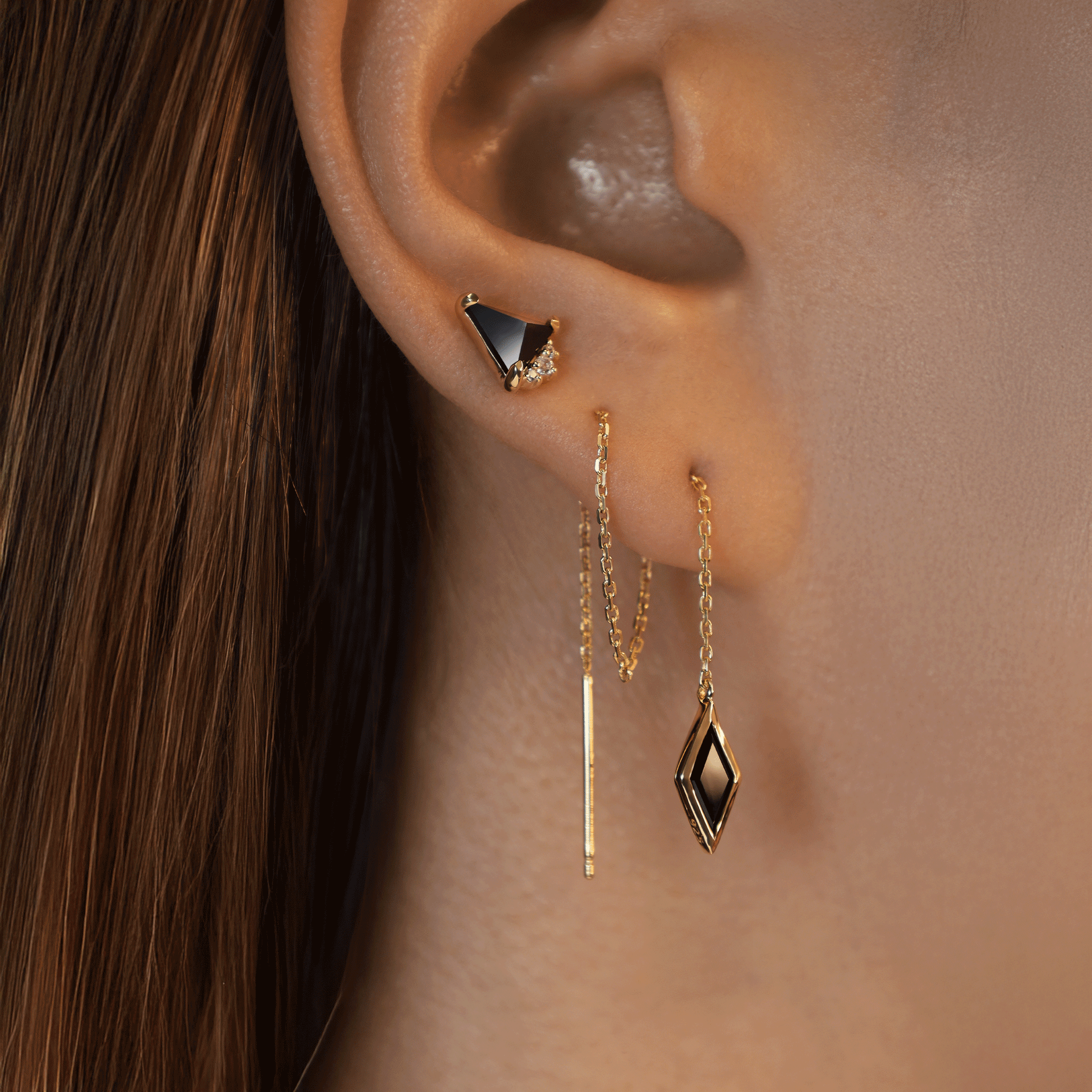 BEATTI Threaders BTE056 • Black Spinel Gemstone Rhombus Drop Threader BTE056 • Black Spinel Gemstone Rhombus Drop Threader