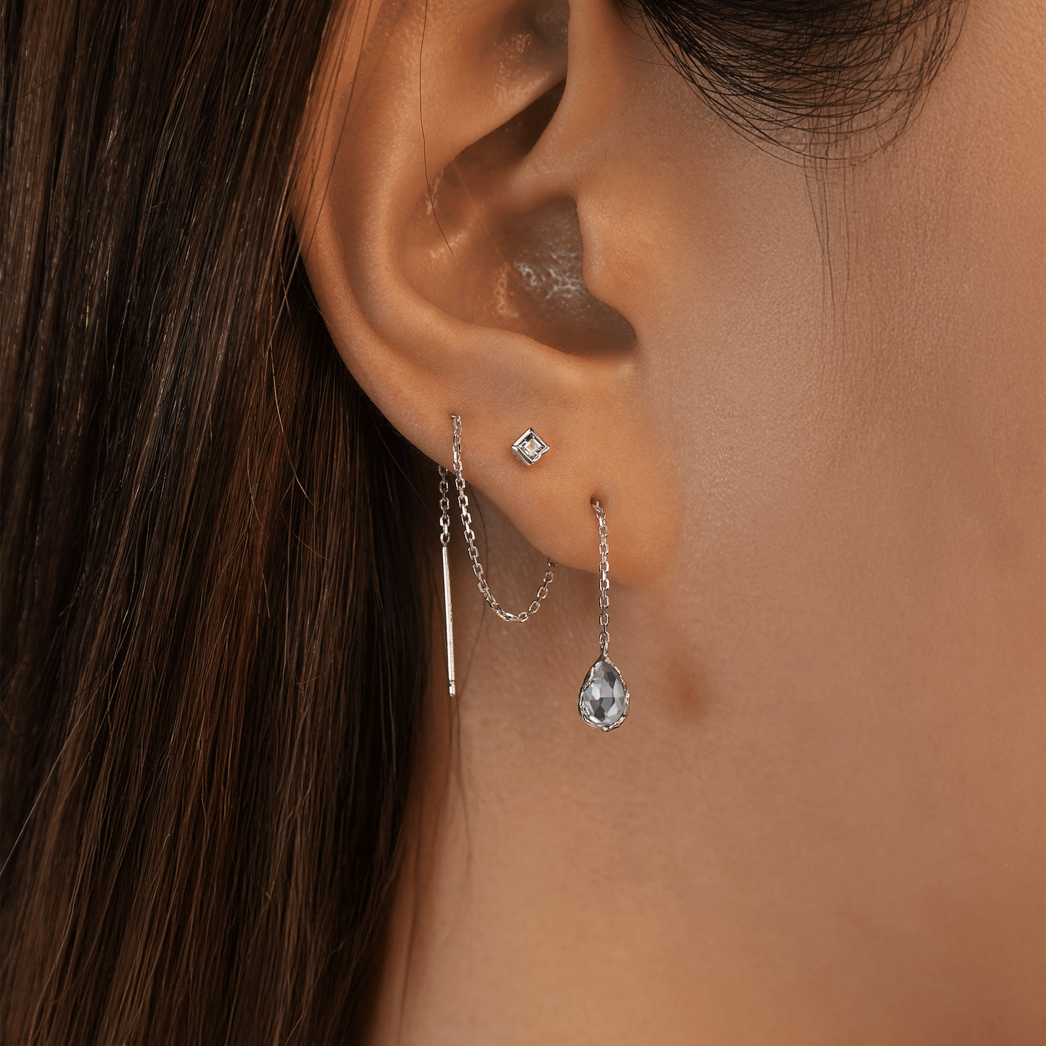 BEATTI Threaders Éclat • White Topaz Drop Threader Earrings Éclat • White Topaz Drop Threader Earrings