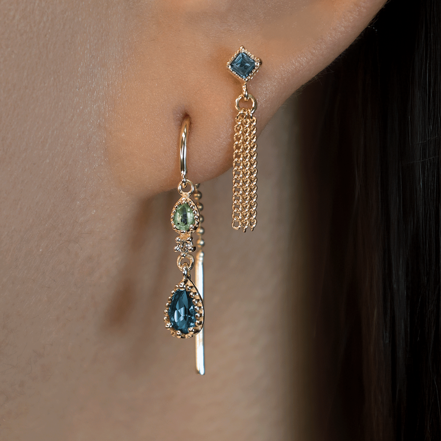 BEATTI Threaders Gold / Peridot + London Blue Topaz Mariel • Peridot & London Blue Topaz Arc Threaders BTE057 P TW TBL Mariel • Peridot & London Blue Topaz Arc Threaders