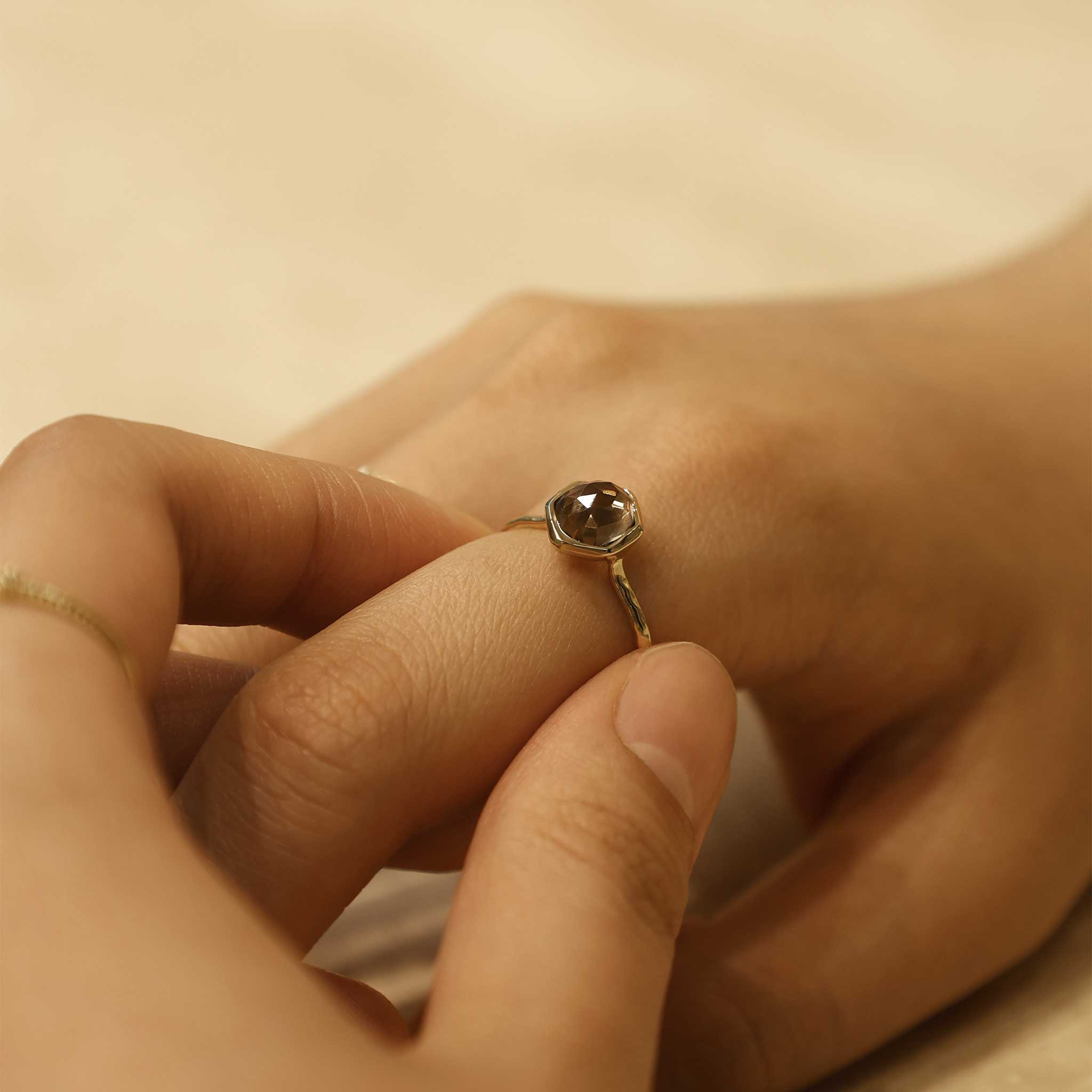 BEATTI Ring 03 _ Gemstone Ring 03 _ Gemstone Ring