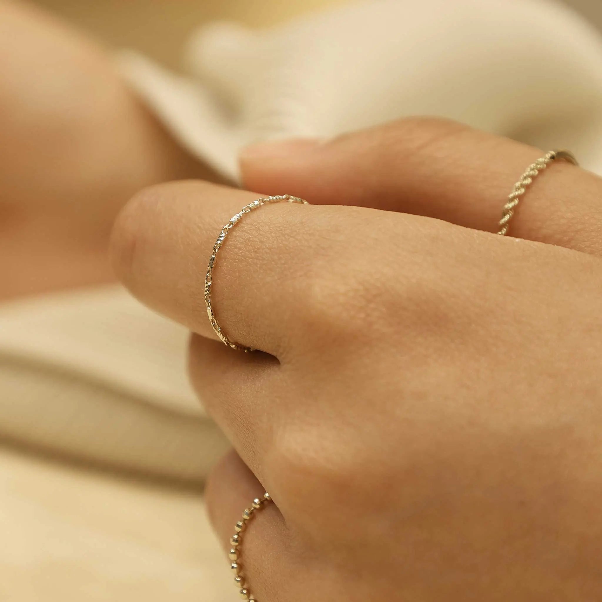 BEATTI Ring Carverli • 14K Gold Chain Rin Carverli • 14K Gold Chain Rin