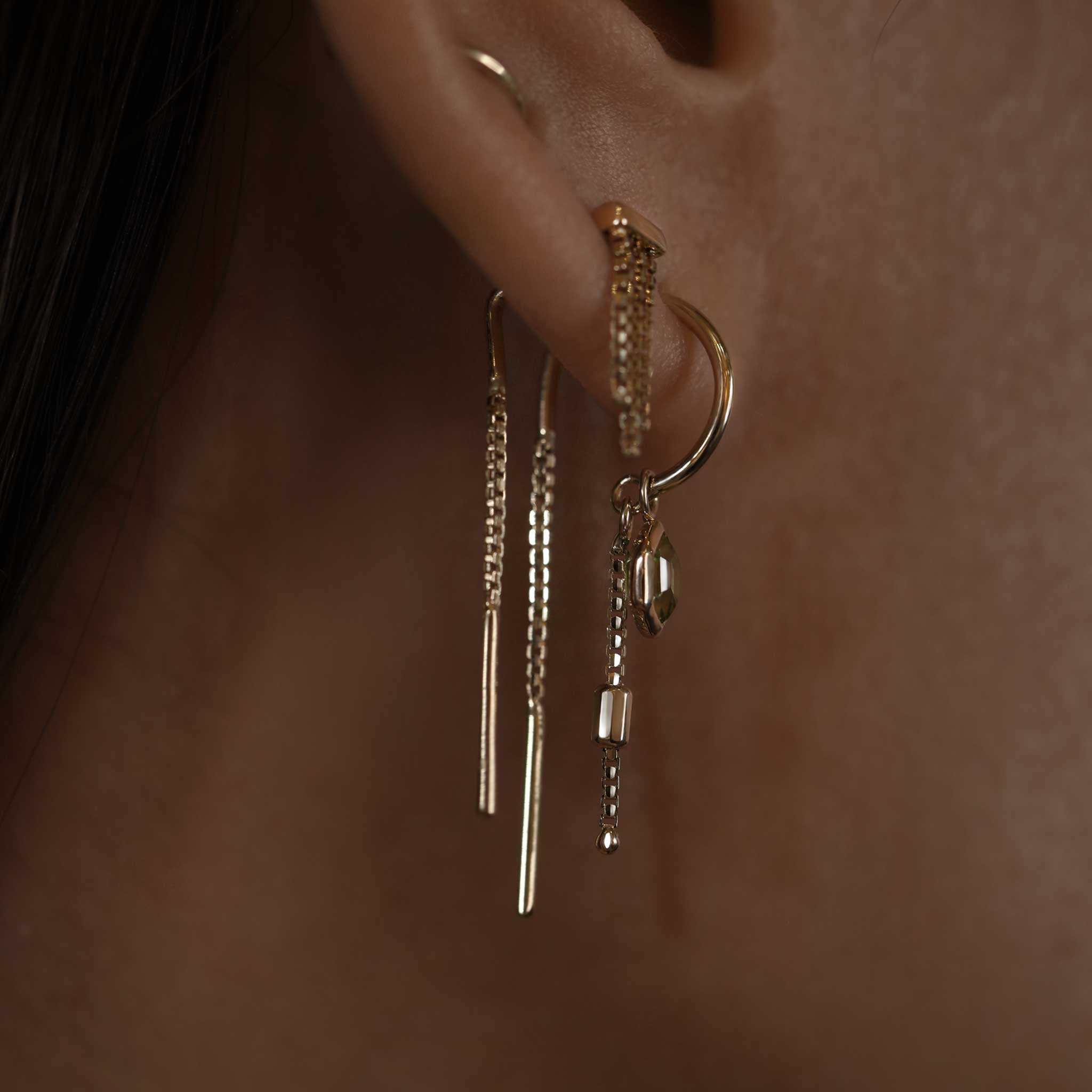 BEATTI Hoops Cascade Arc Threader • Triple BrillCut Box Chains Cascade Arc Threader • Triple BrillCut Box Chains