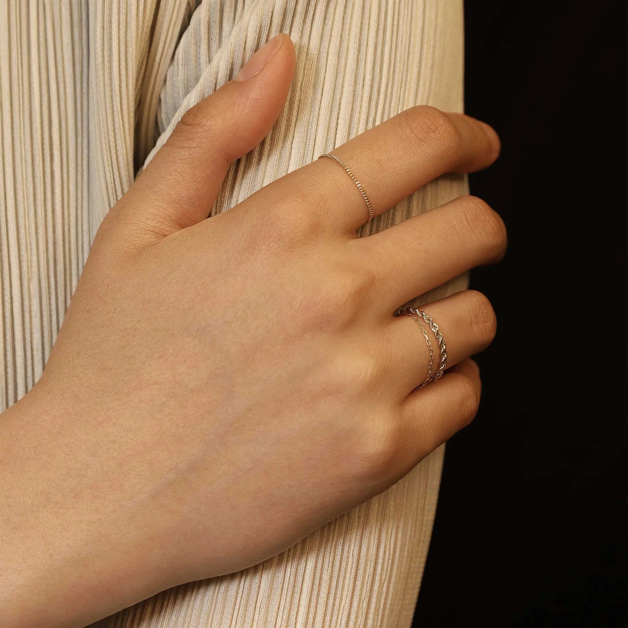 BEATTI Ring Curb • 14K Gold Chain Ring Curb • 14K Gold Chain Ring