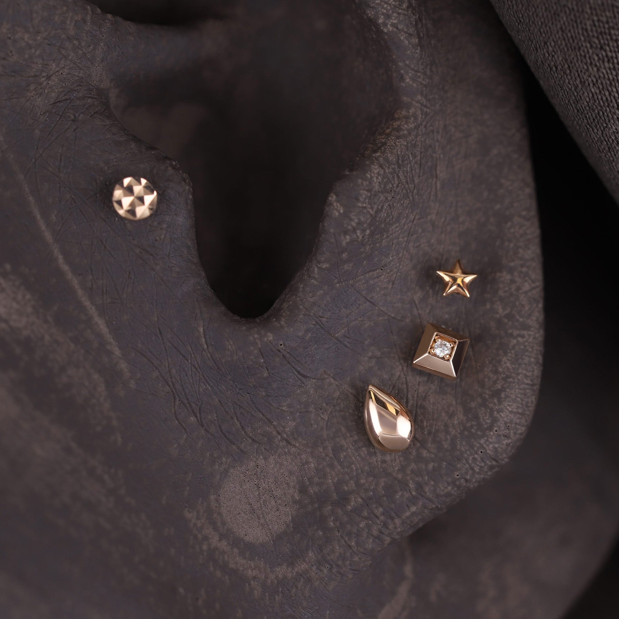 Diamond Pyramid Flat Back Stud