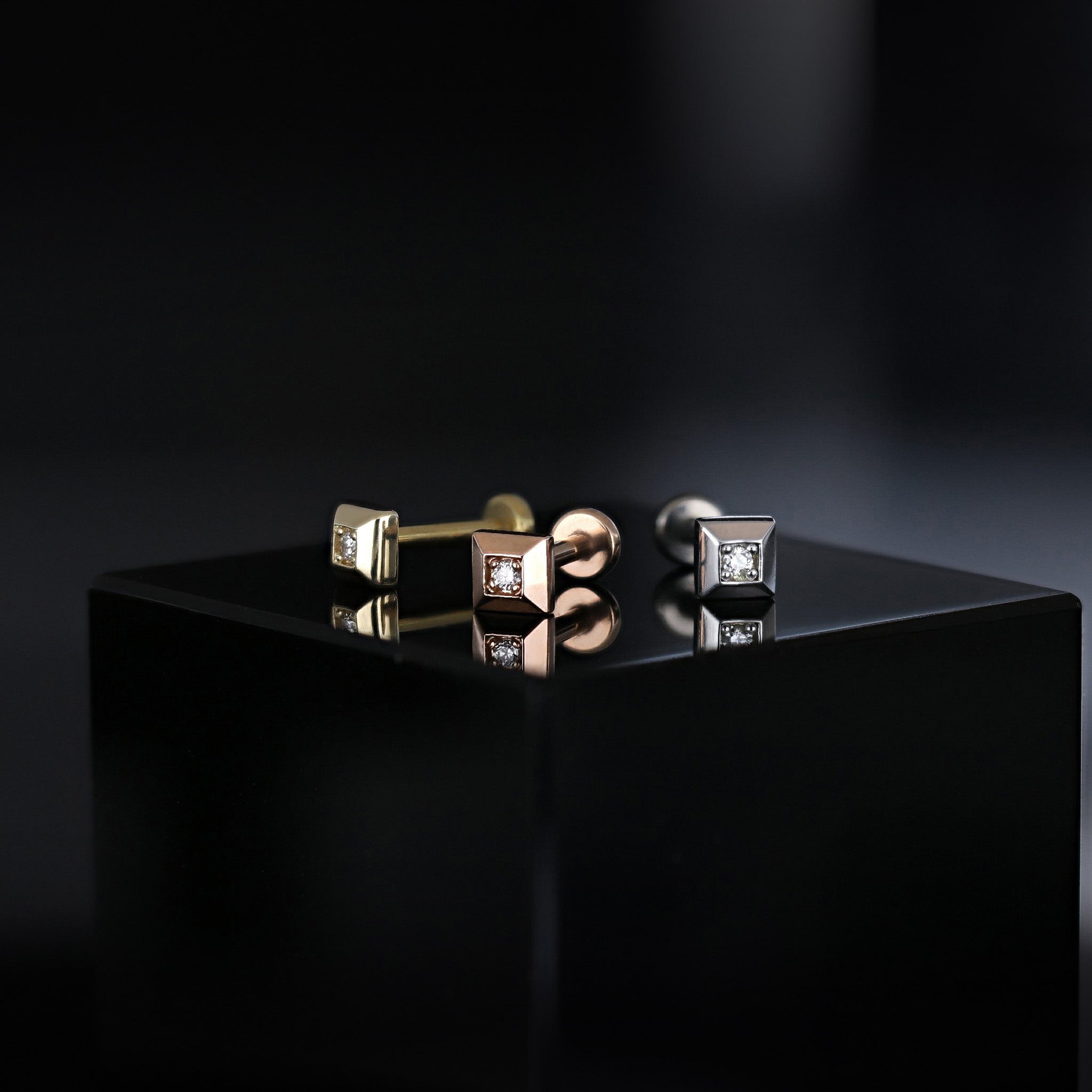 Diamond Pyramid Flat Back Stud