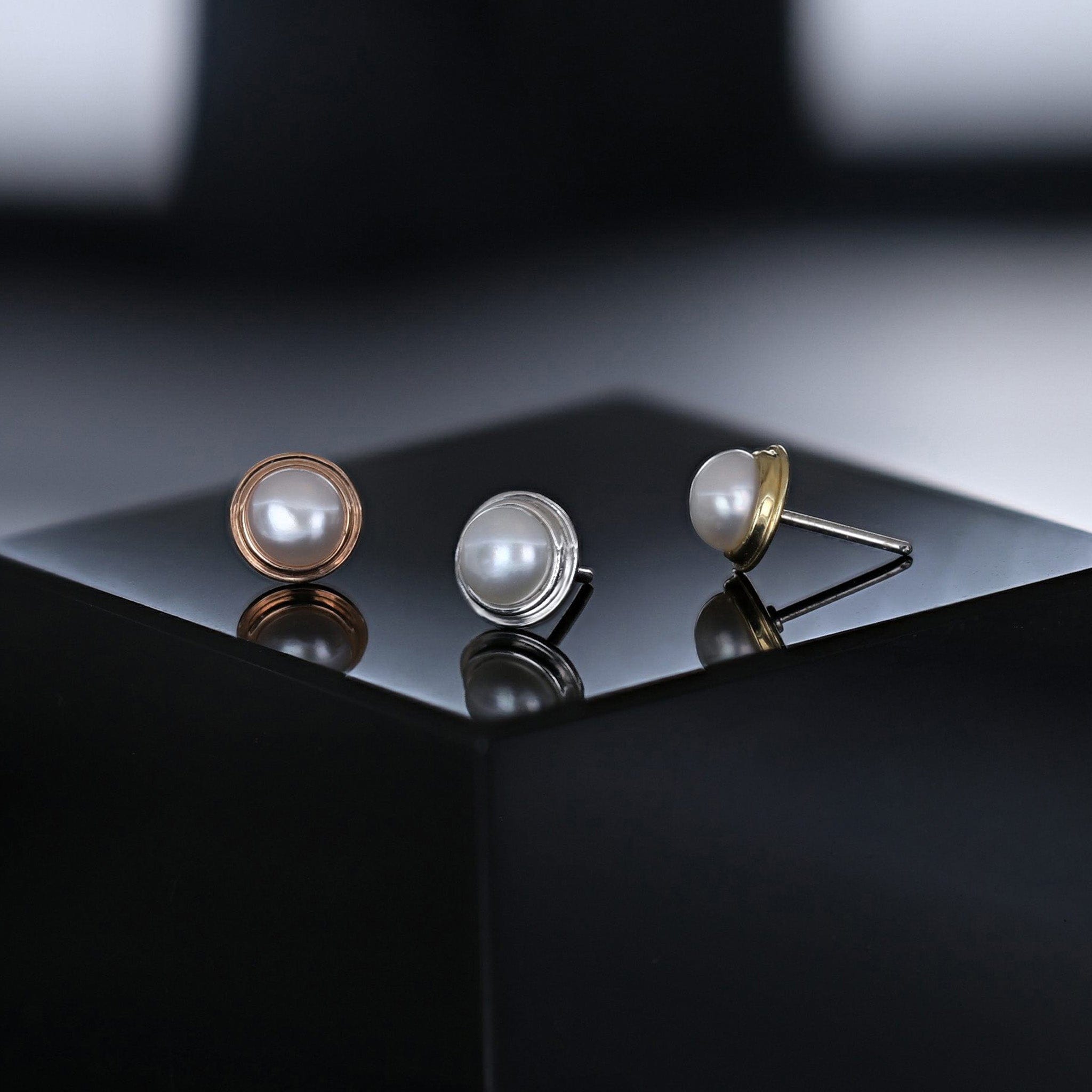 BEATTI Hoops 14K Soft Pearl Flat Back Stud 14K Soft Pearl Flat Back Stud