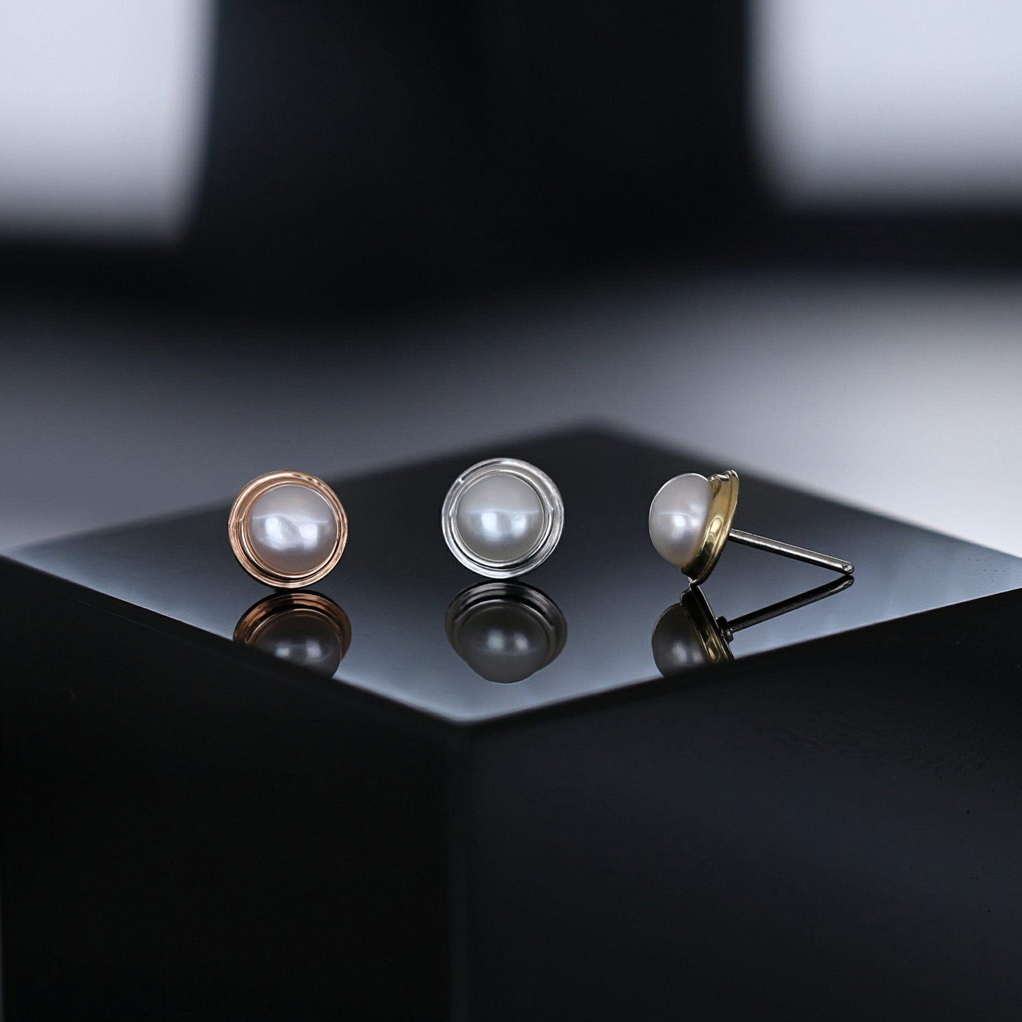 BEATTI Hoops 14K Soft Pearl Flat Back Stud 14K Soft Pearl Flat Back Stud