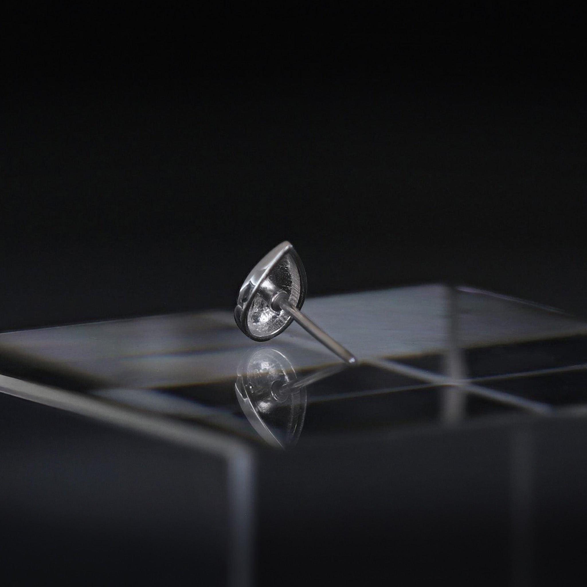 Teardrop Flat Back Stud