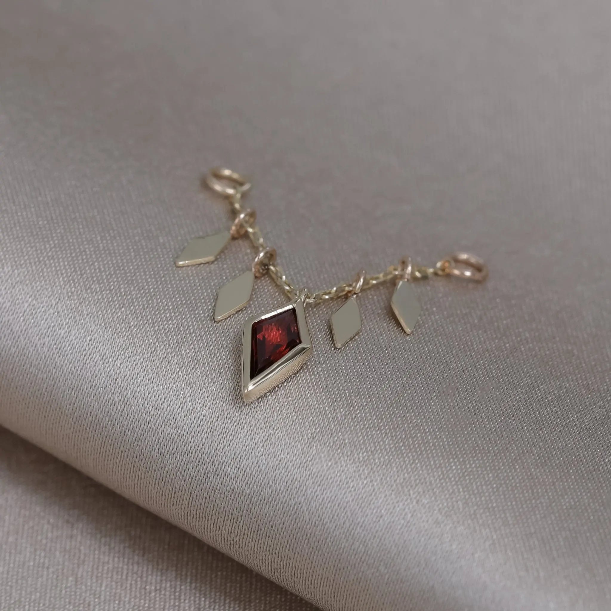 BEATTI Chain Attachments Gold / 22mm Patra Chain Attachment with Garnet 22mm BTFG012 G YG Patra Chain Attachment with Garnet 22mm