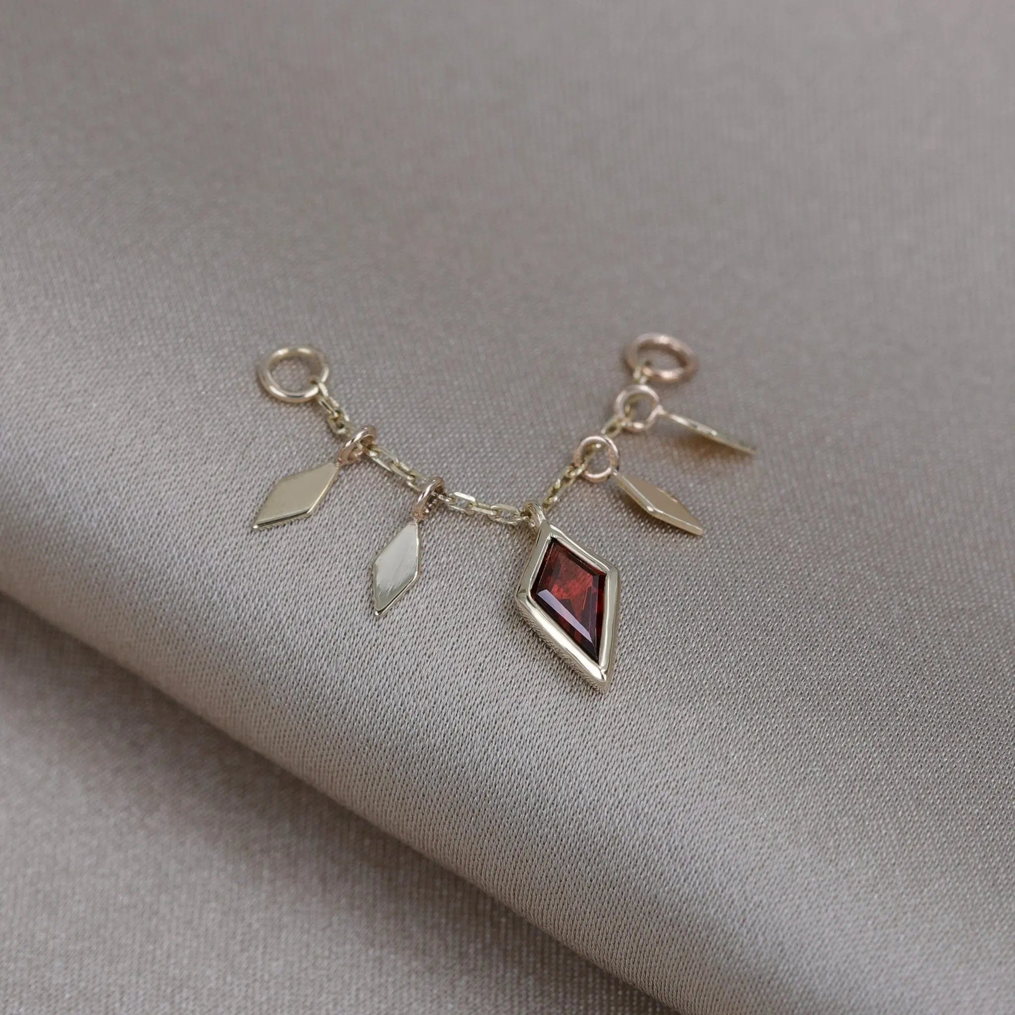 BEATTI Chain Attachments Gold / 22mm Patra Chain Attachment with Garnet 22mm BTFG012 G YG Patra Chain Attachment with Garnet 22mm