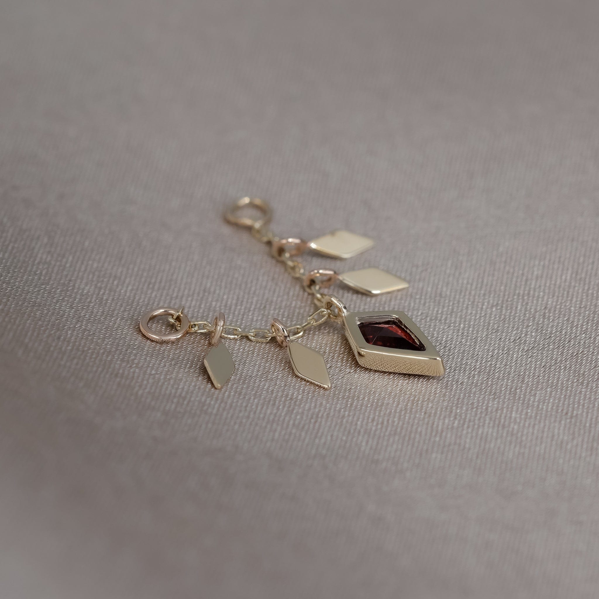 BEATTI Chain Attachments Gold / 22mm Patra Chain Attachment with Garnet 22mm BTFG012 G YG Patra Chain Attachment with Garnet 22mm