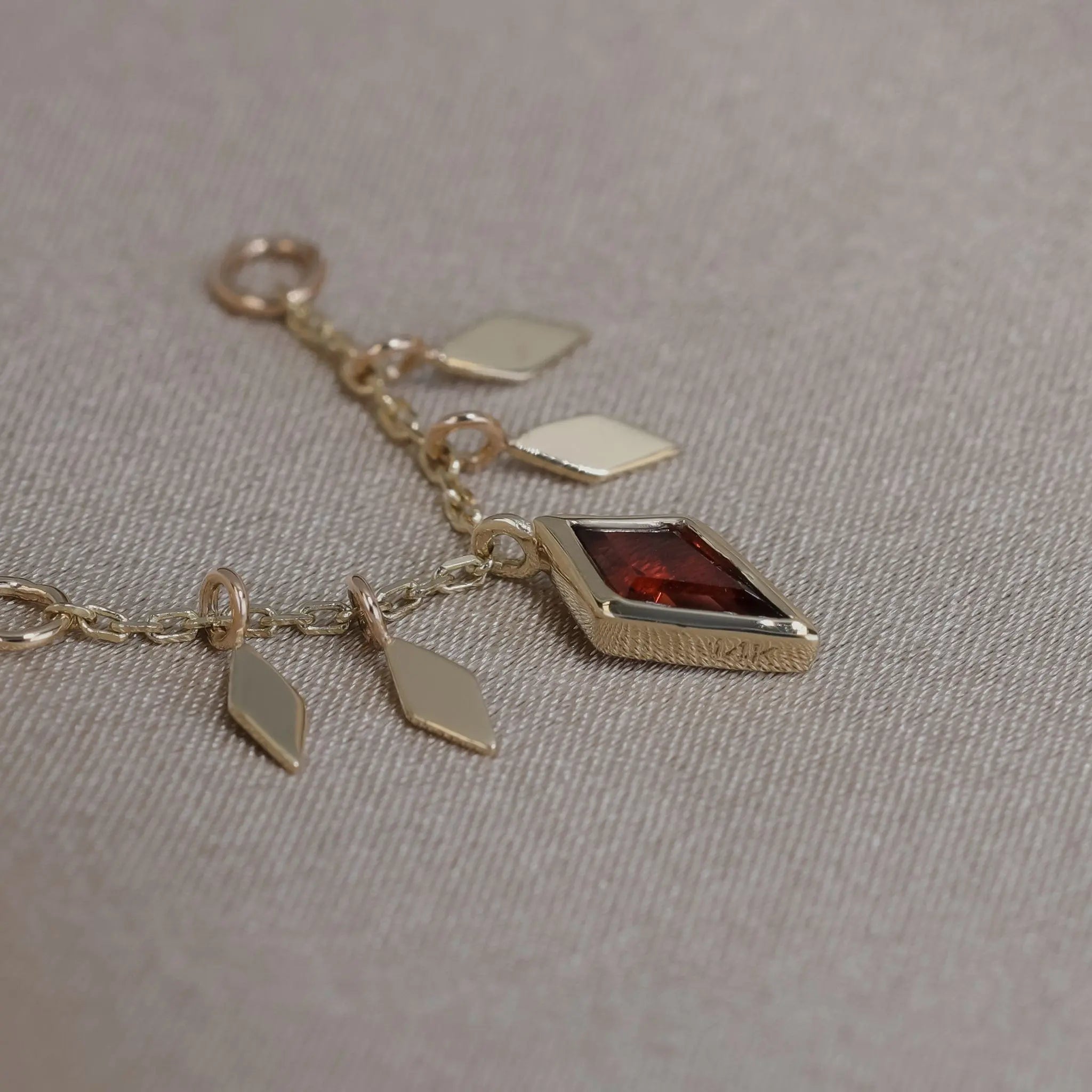 BEATTI Chain Attachments Gold / 22mm Patra Chain Attachment with Garnet 22mm BTFG012 G YG Patra Chain Attachment with Garnet 22mm