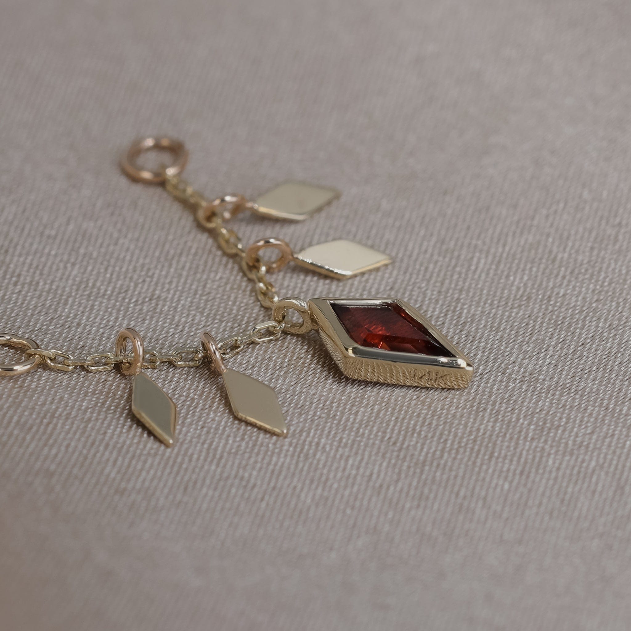 BEATTI Chain Attachments Gold / 22mm Patra Chain Attachment with Garnet 22mm BTFG012 G YG Patra Chain Attachment with Garnet 22mm