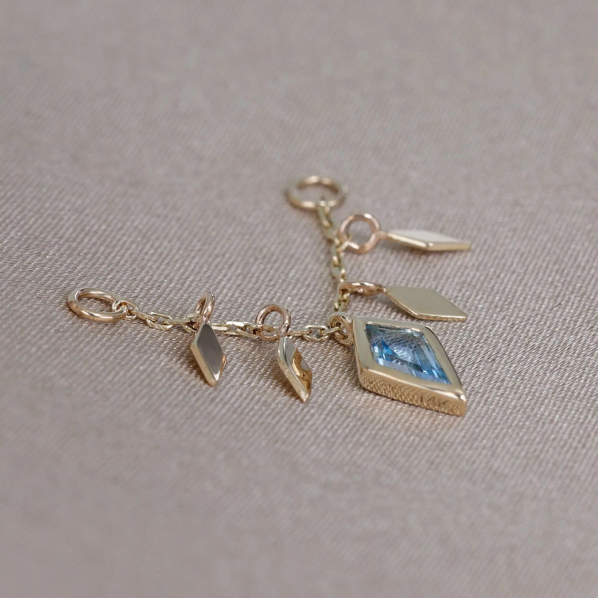 BEATTI Chain Attachments Gold / 22mm Patra Chain Attachment with Swiss Blue Topaz 22mm BTFG012 TBS YG Patra Chain Attachment with Swiss Blue Topaz 22mm