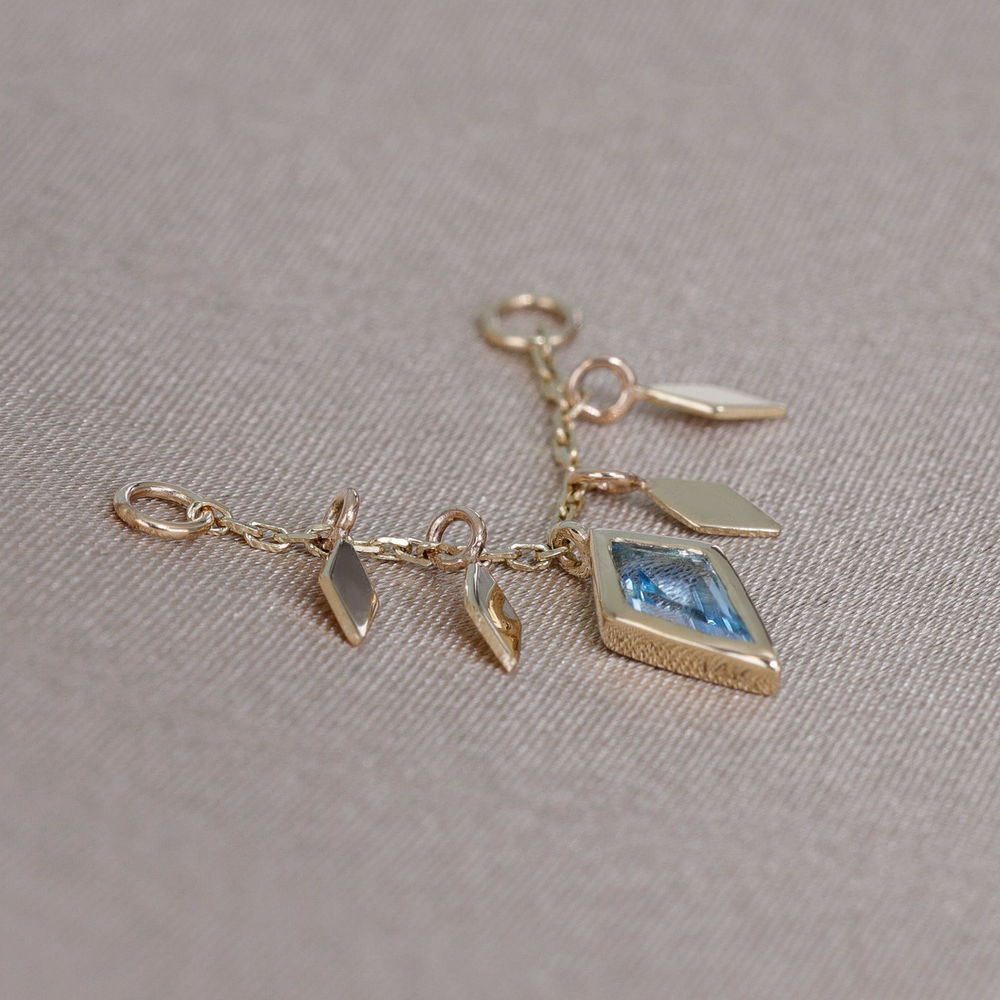 BEATTI Chain Attachments Gold / 22mm Patra Chain Attachment with Swiss Blue Topaz 22mm BTFG012 TBS YG Patra Chain Attachment with Swiss Blue Topaz 22mm