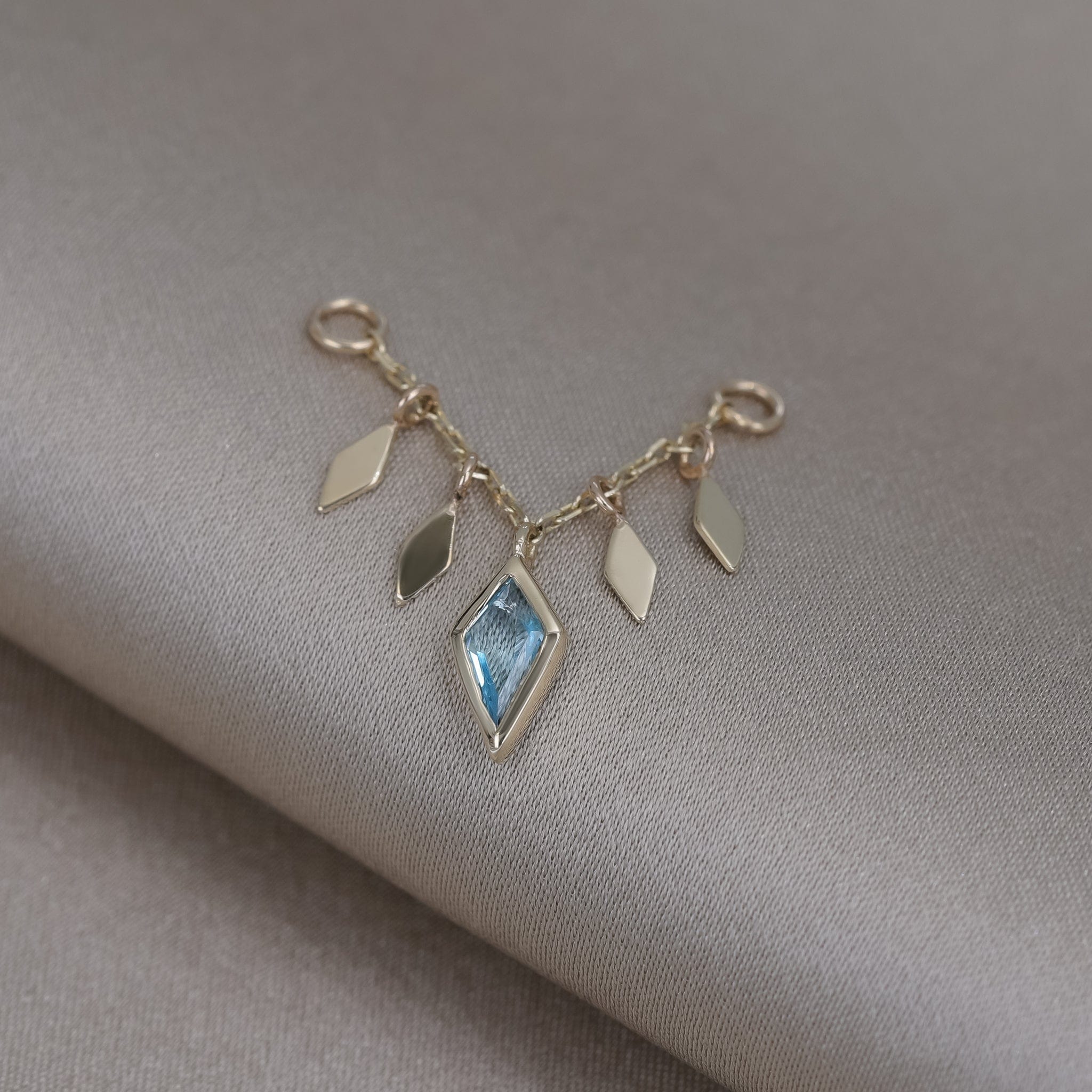 BEATTI Chain Attachments Gold / 22mm Patra Chain Attachment with Swiss Blue Topaz 22mm BTFG012 TBS YG Patra Chain Attachment with Swiss Blue Topaz 22mm