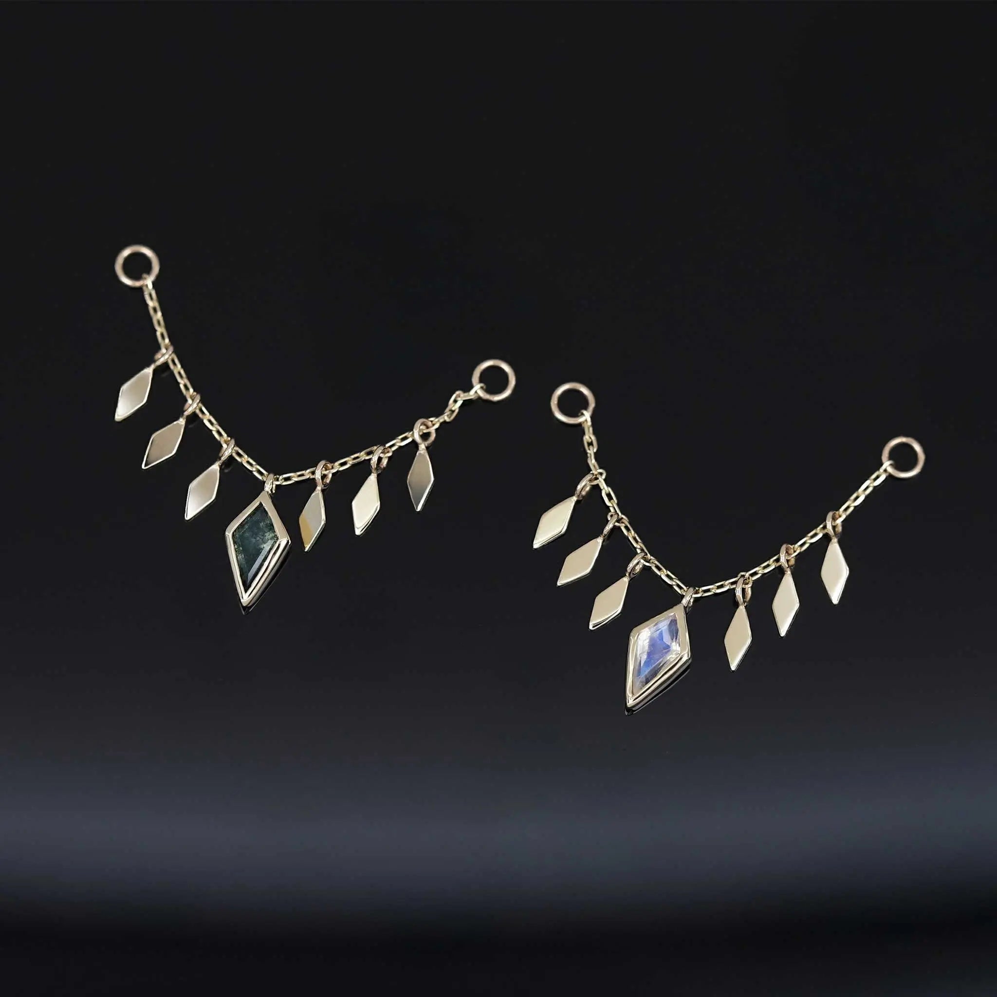 BEATTI Chain Attachments Patra Chain Attachment with Rainbow Moonstone 32mm Patra Chain Attachment with Rainbow Moonstone 32mm