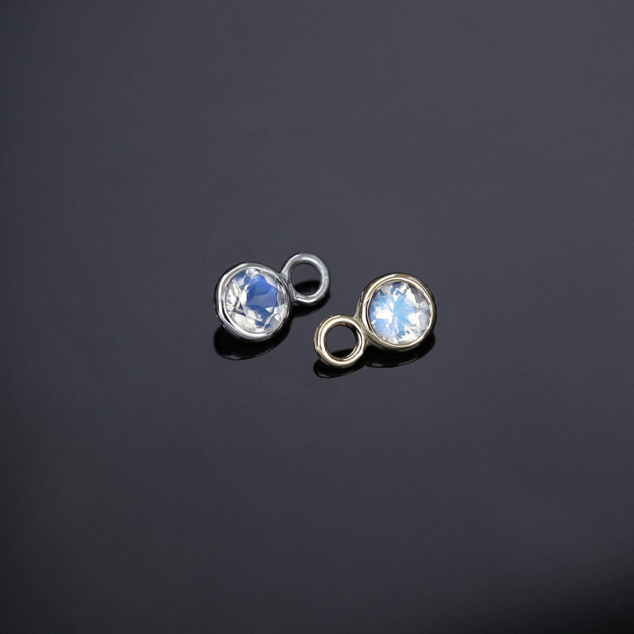 BEATTI Charms BTPG021 • Rainbow Moonstone Charm BTPG021 • Rainbow Moonstone Charm