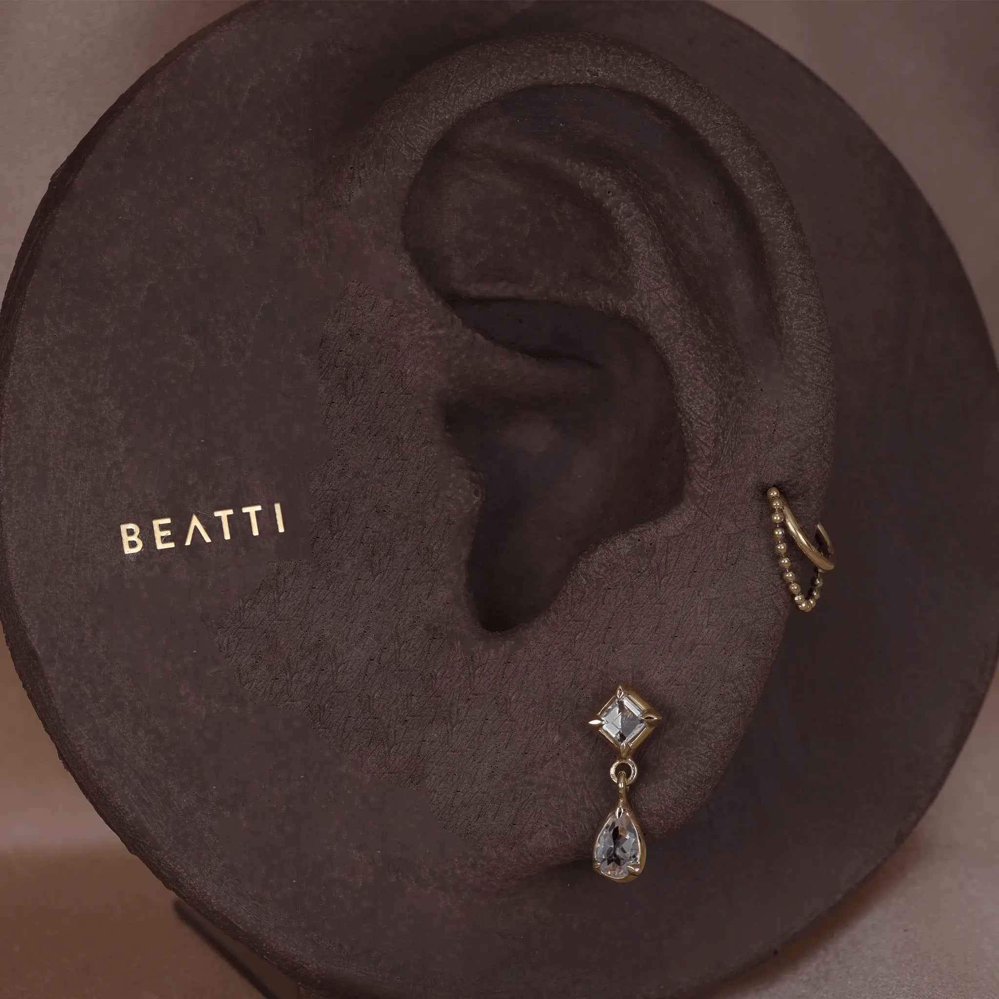 BEATTI Threadless Ends Esther • White Topaz Flat Back Stud Esther • White Topaz Flat Back Stud