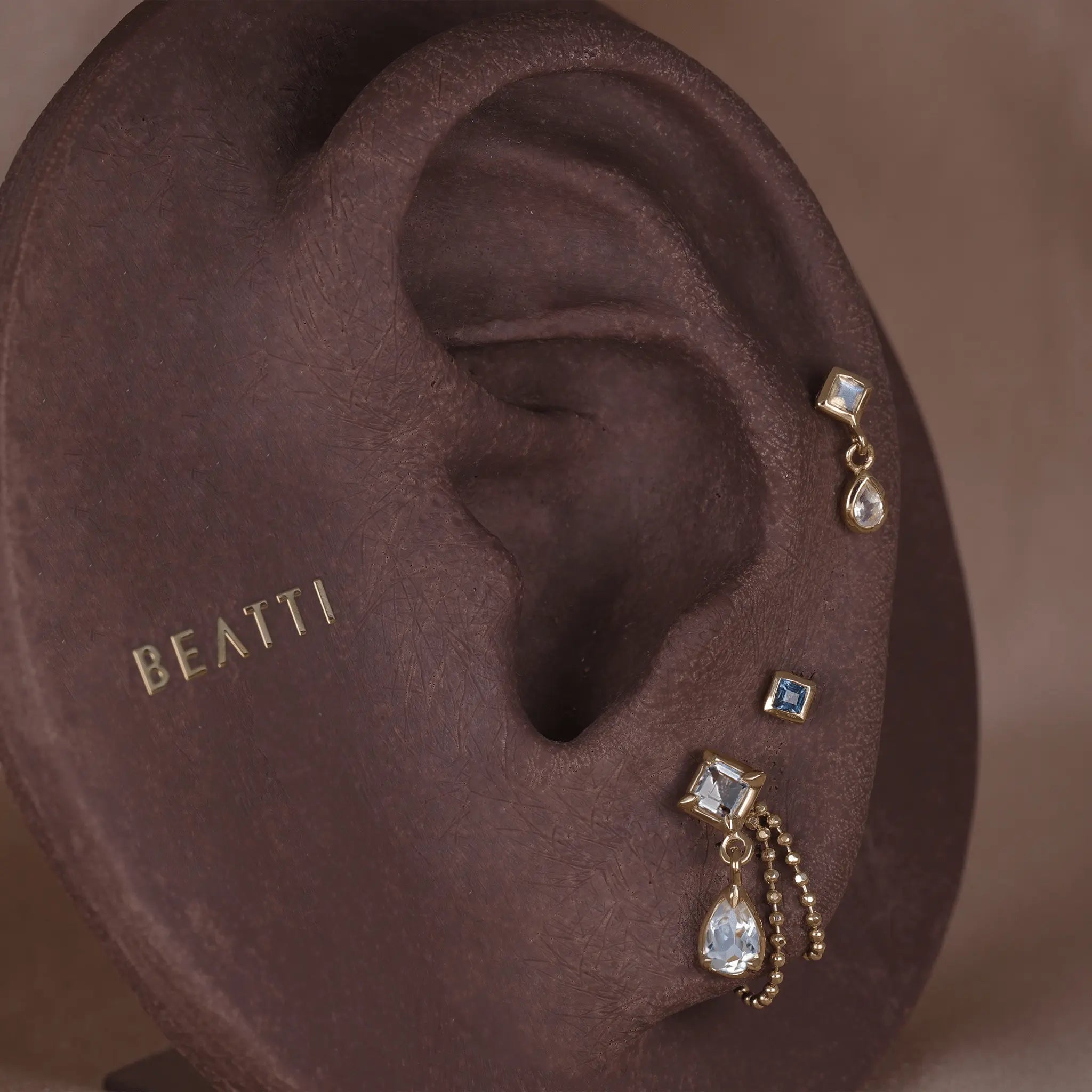 BEATTI Threadless Ends Esther • White Topaz Flat Back Stud Esther • White Topaz Flat Back Stud