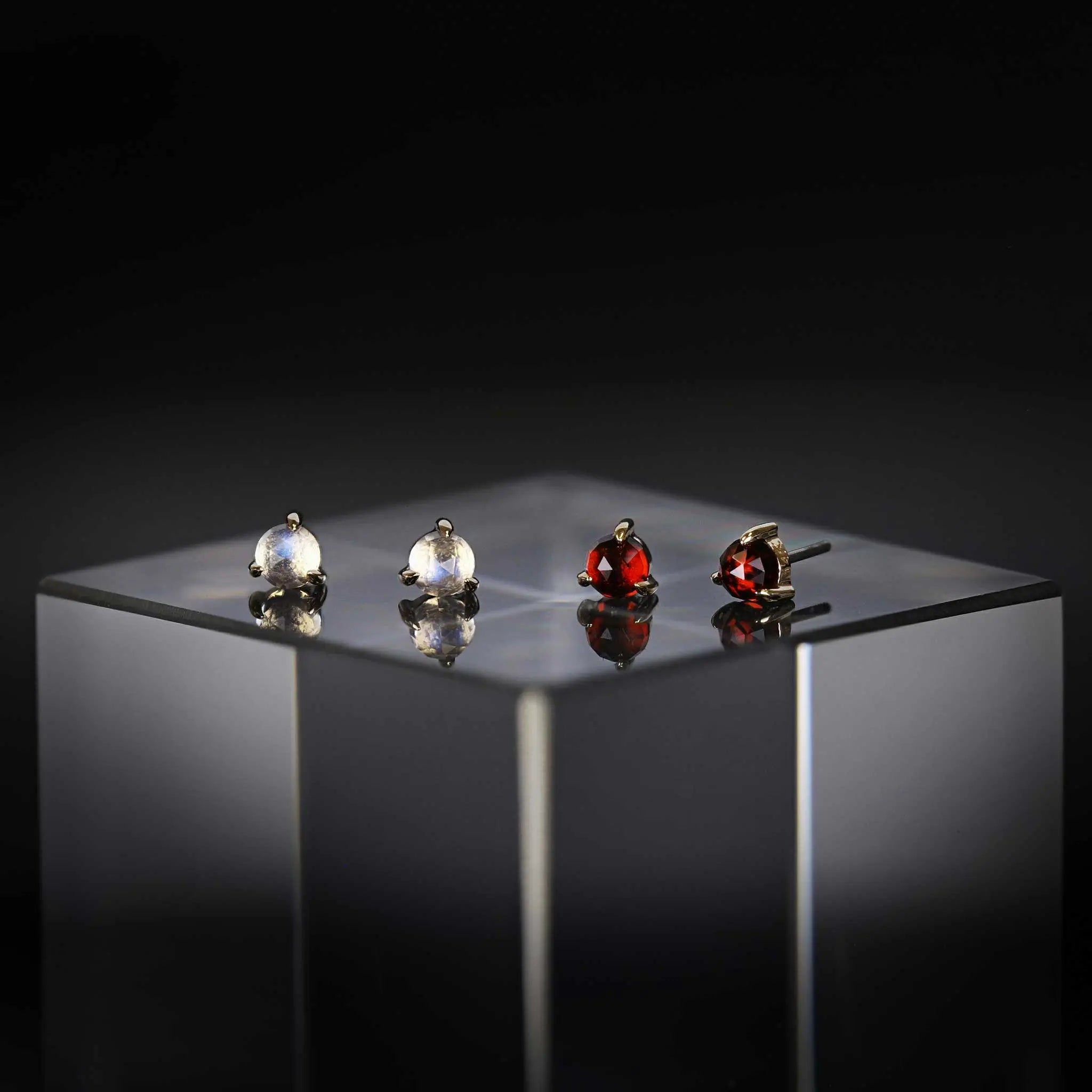 BEATTI Threadless Ends BTPRG070 • 14K Gold Gemstone Threadless End BTPRG070 • 14K Gold Gemstone Threadless End