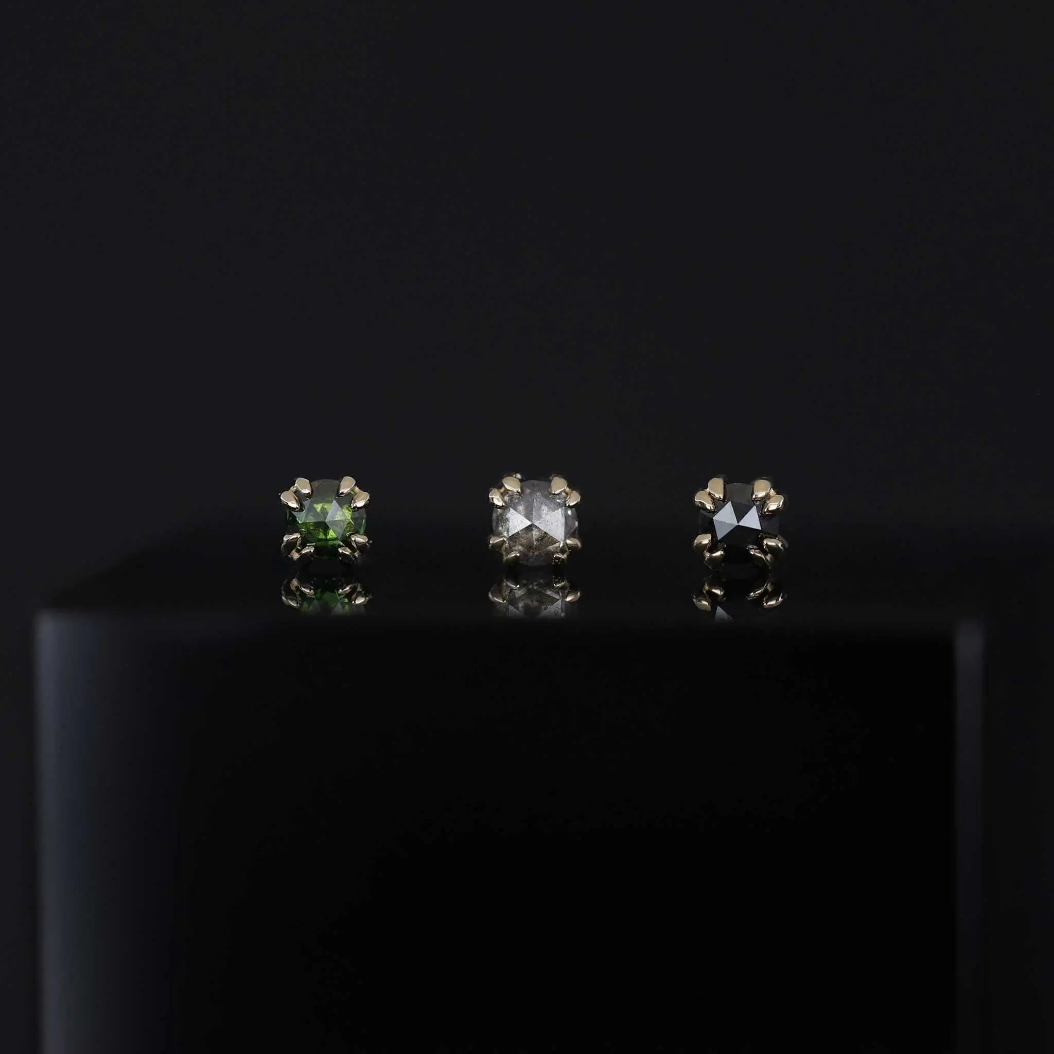 BEATTI Threadless Ends BTPRG074 • 14K Gold Diamond Threadless End BTPRG074 • 14K Gold Diamond Threadless End