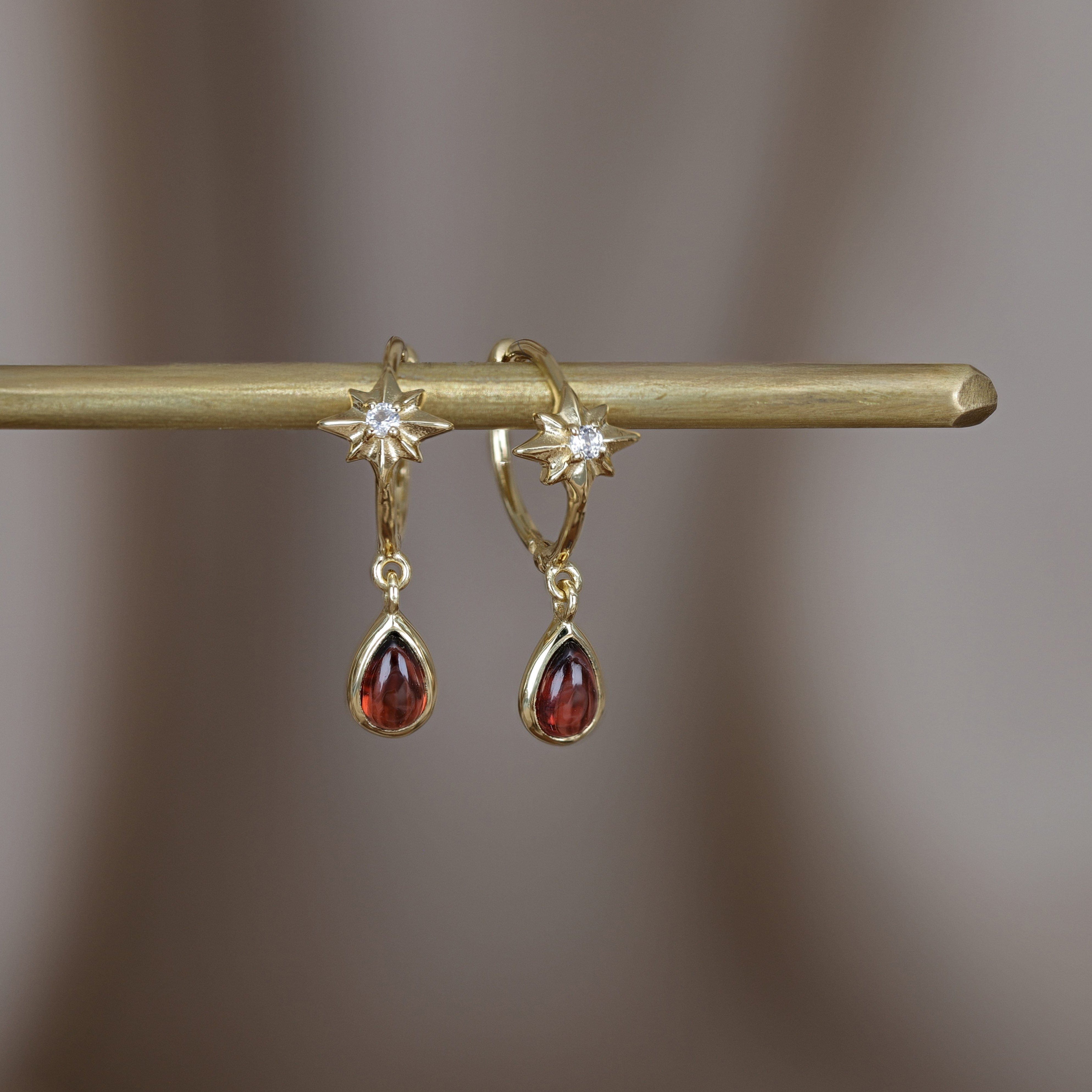 BEATTI Hoops Gold / Garnet Sample Sale • Tear Drop Garnet Gemstone Huggie Hoop YG SS25 SS25 EA 018 SV G Sample Sale • Tear Drop Garnet Gemstone Huggie Hoop YG SS25