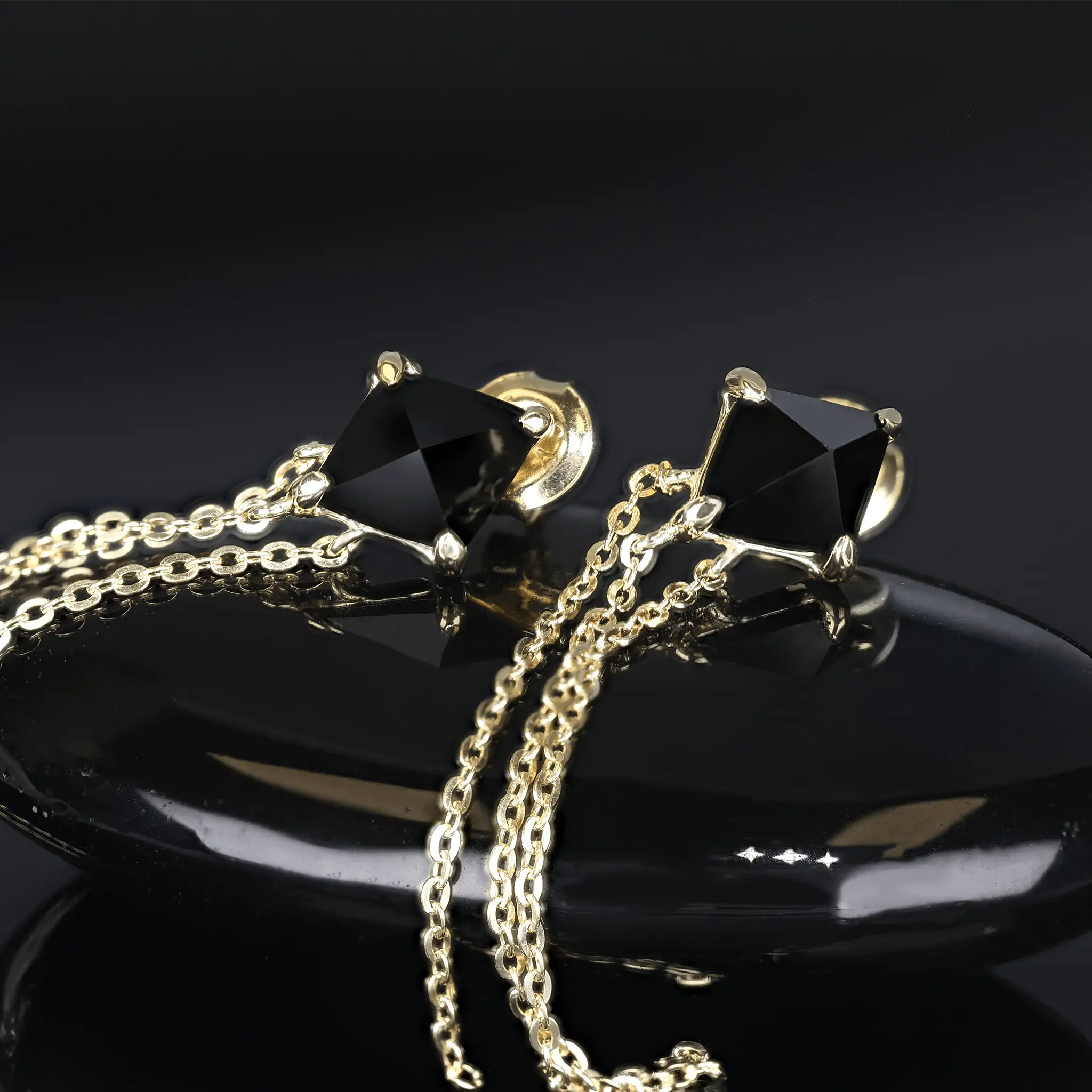 BEATTI Threadless Ends Palma • Black Onyx Tassel Earrings Palma • Black Onyx Tassel Earrings