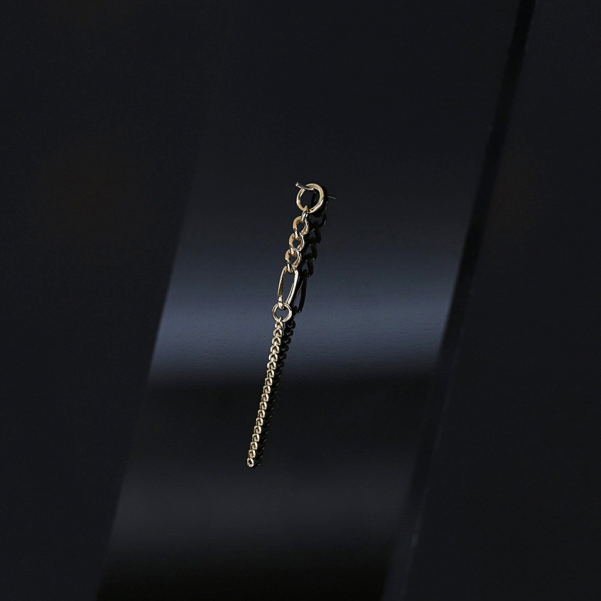 BEATTI Chain Charm Lin Mixed-Link Drop on black background