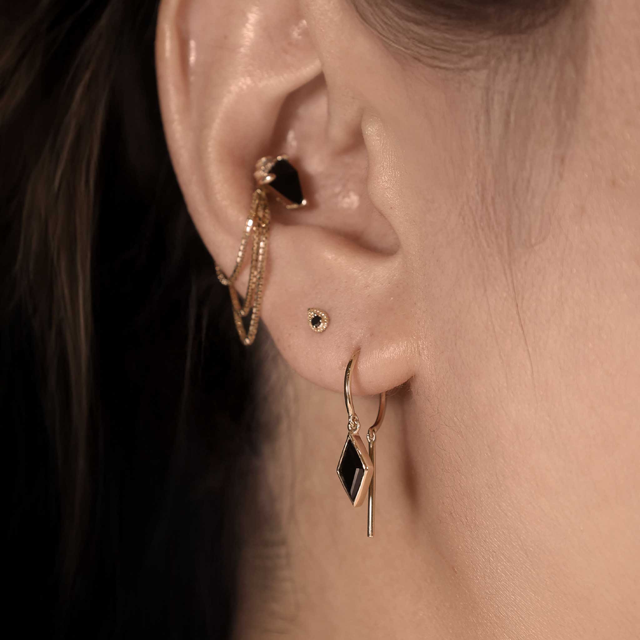 BEATTI Threaders Gold / Black Onyx BTE061 • Black Onyx Rhombus Gemstone Threader Hoop Earrings BTE061 BTE061 • Black Onyx Rhombus Gemstone Threader Hoop Earrings