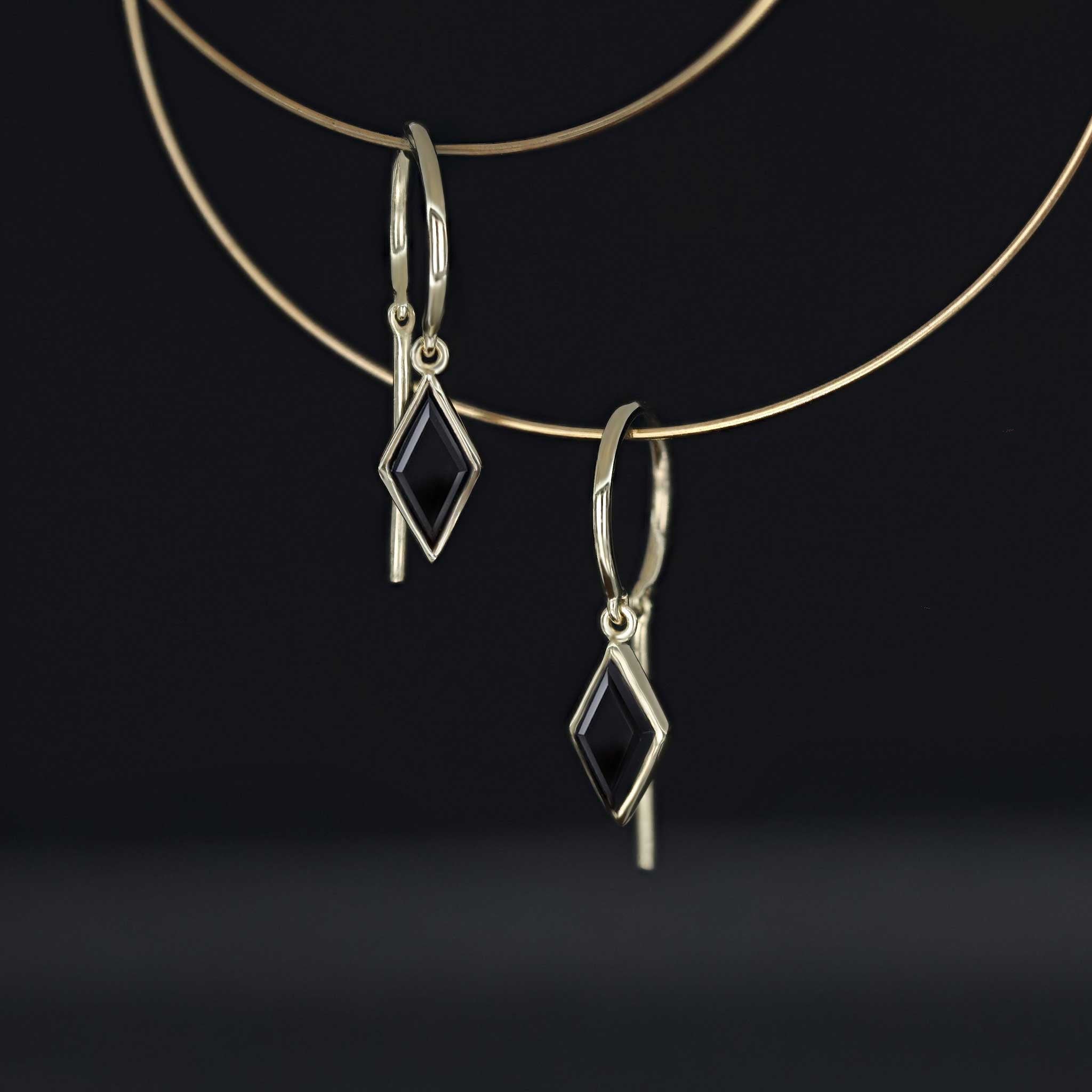 BEATTI Threaders Gold / Black Onyx BTE061 • Black Onyx Rhombus Gemstone Threader Hoop Earrings BTE061 BTE061 • Black Onyx Rhombus Gemstone Threader Hoop Earrings