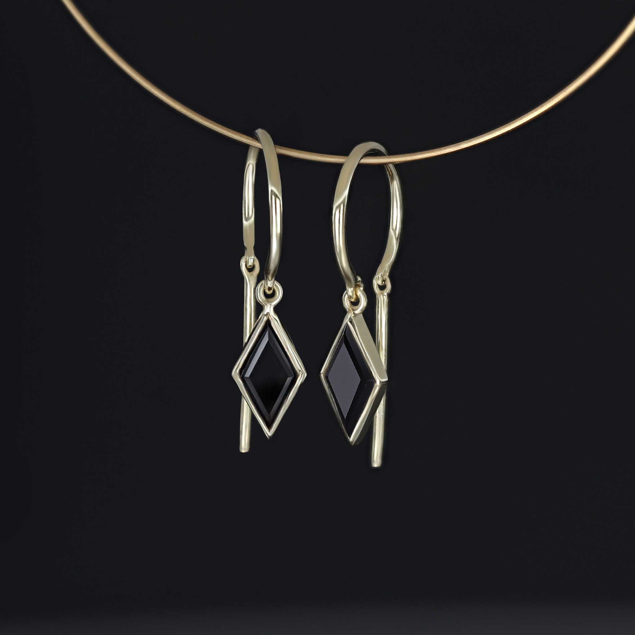 BEATTI Threaders Gold / Black Onyx BTE061 • Black Onyx Rhombus Gemstone Threader Hoop Earrings BTE061 BTE061 • Black Onyx Rhombus Gemstone Threader Hoop Earrings