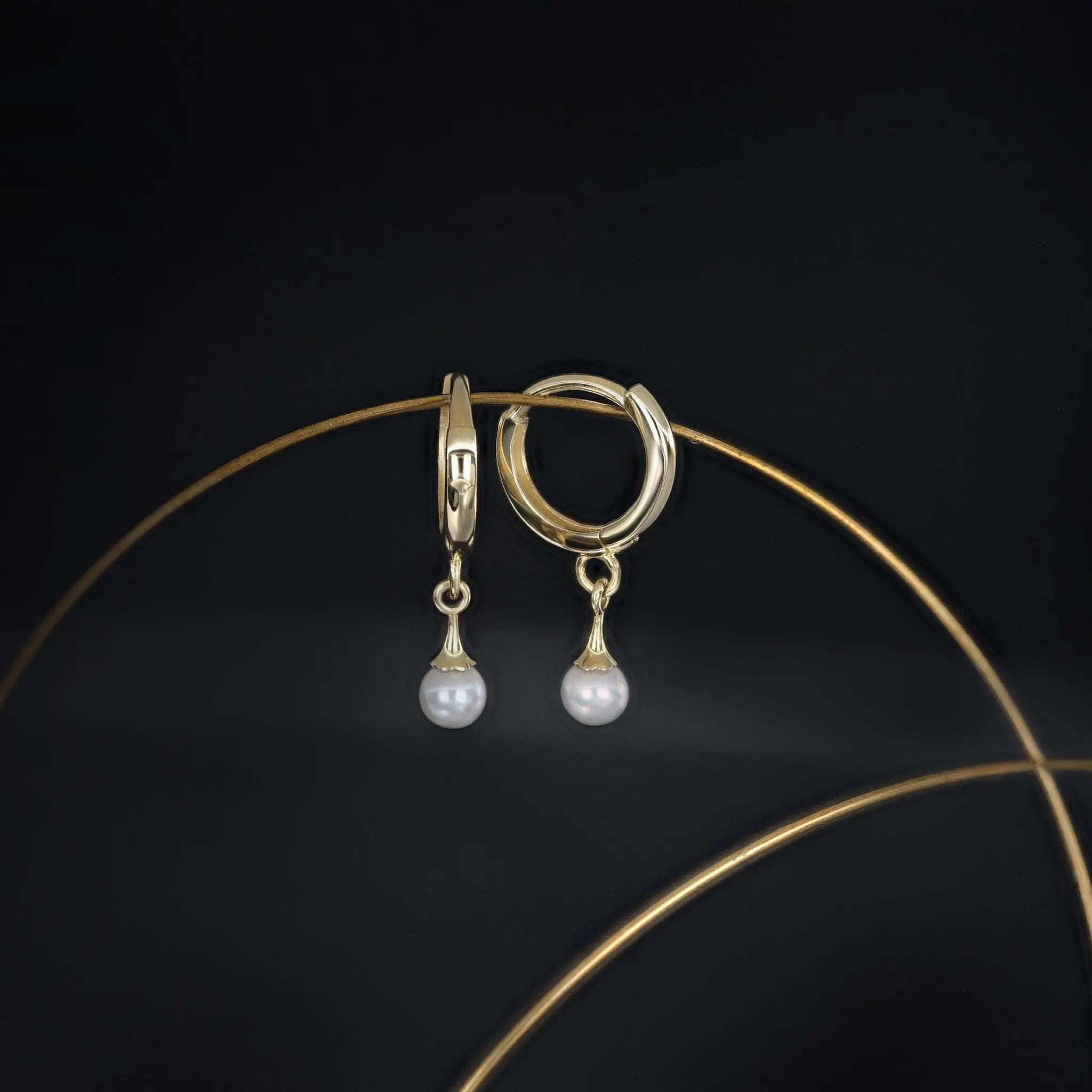 BEATTI Charms Petite Pearl Drop Huggies Petite Pearl Drop Huggies