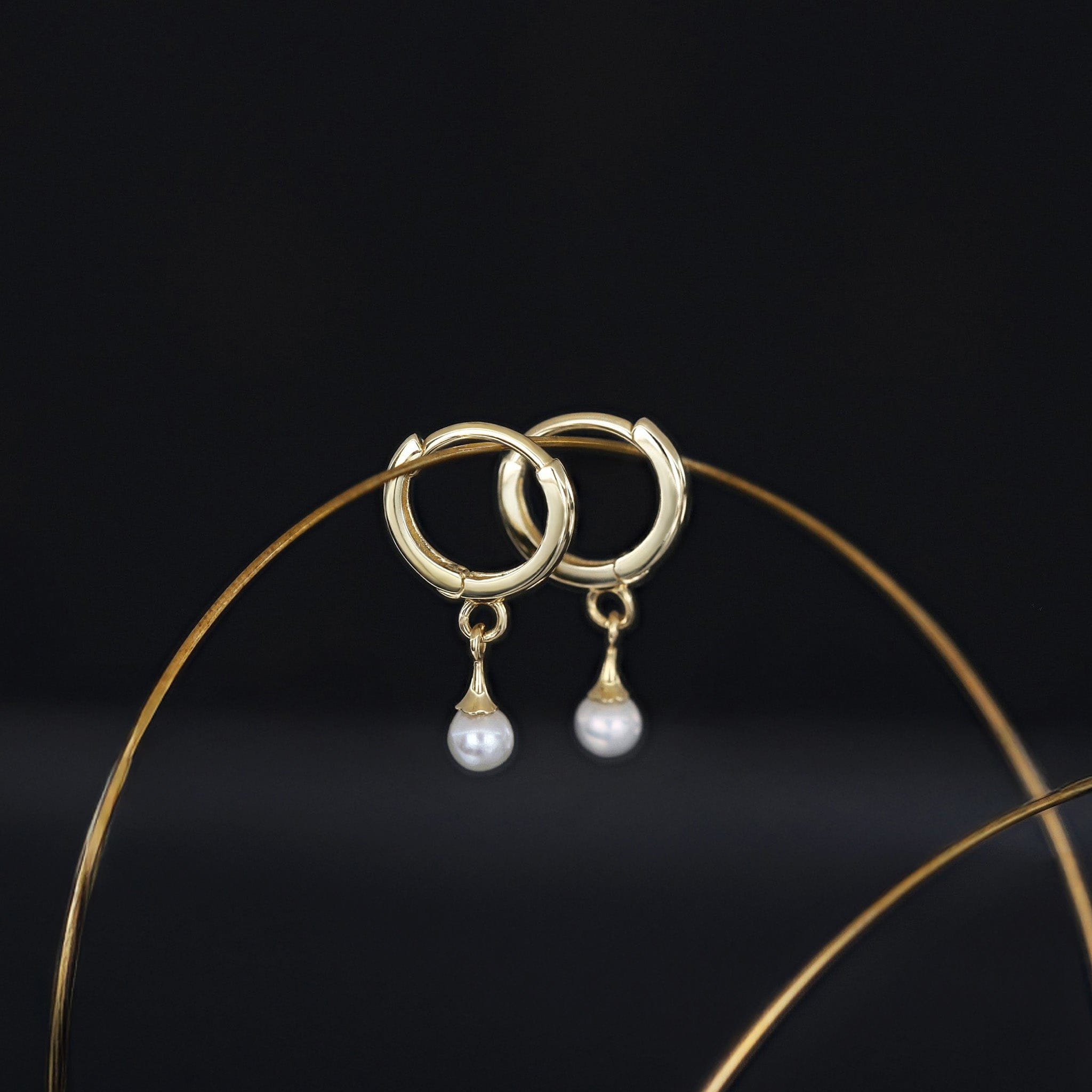 BEATTI Charms Petite Pearl Drop Huggies Petite Pearl Drop Huggies