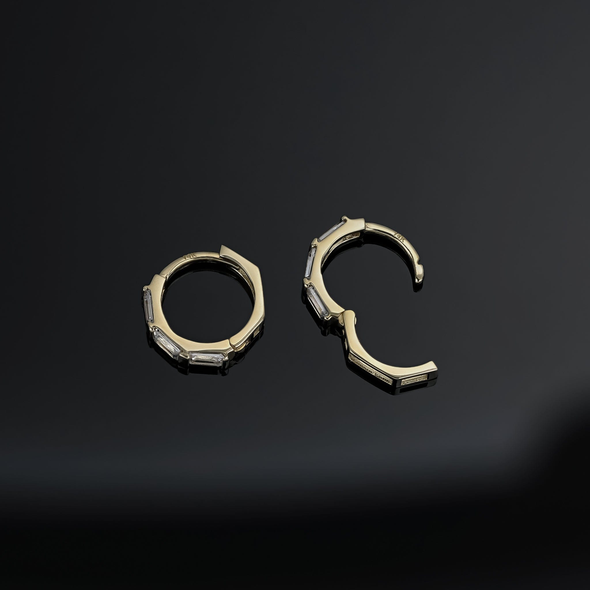 BEATTI Hoops Facet Baguette CZ Hoop Facet Baguette CZ Hoop