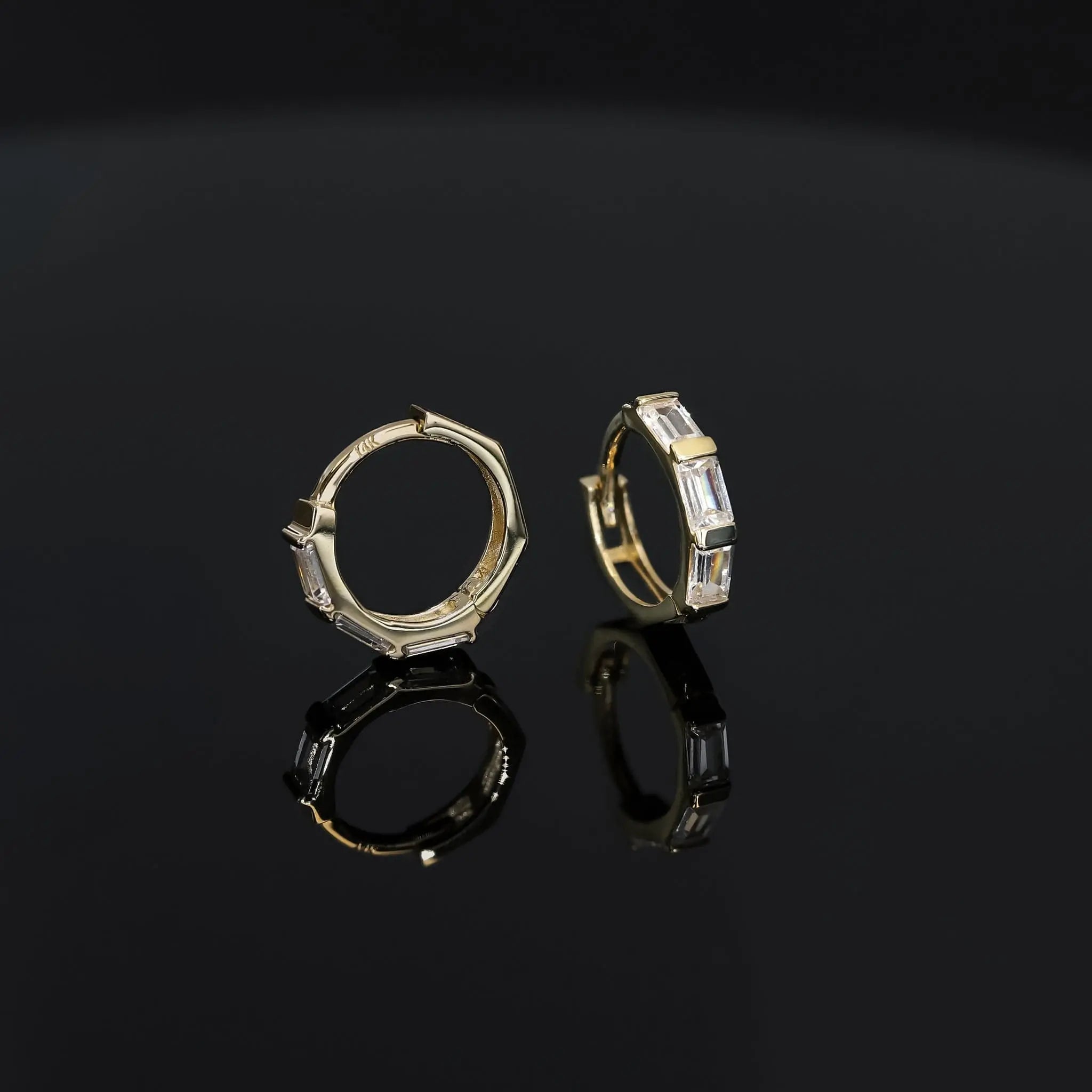 BEATTI Hoops Facet Baguette CZ Hoop Facet Baguette CZ Hoop