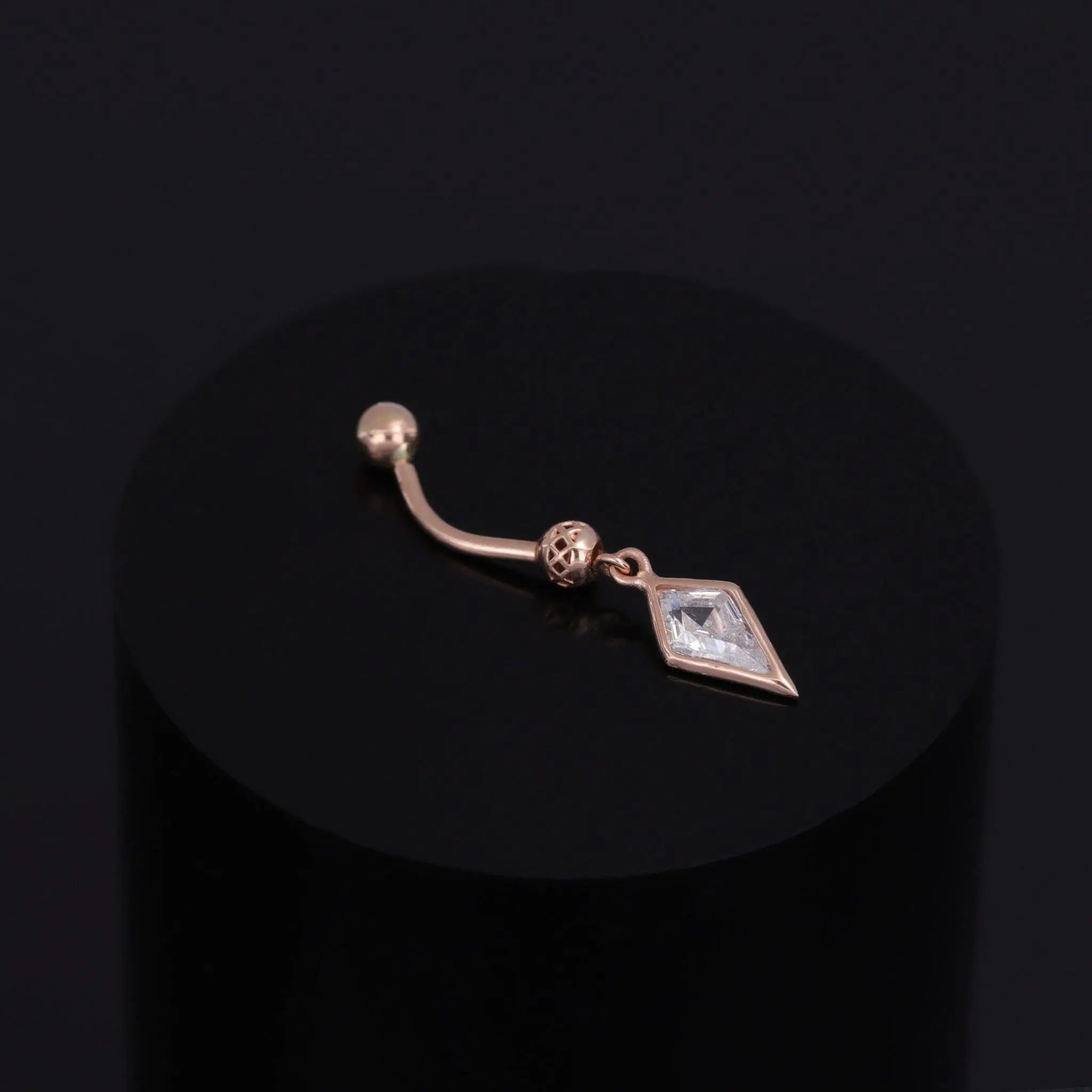 BEATTI Barbell Riké • Internally Threaded Ball End in Curved Bar Riké • Internally Threaded Ball End in Curved Bar