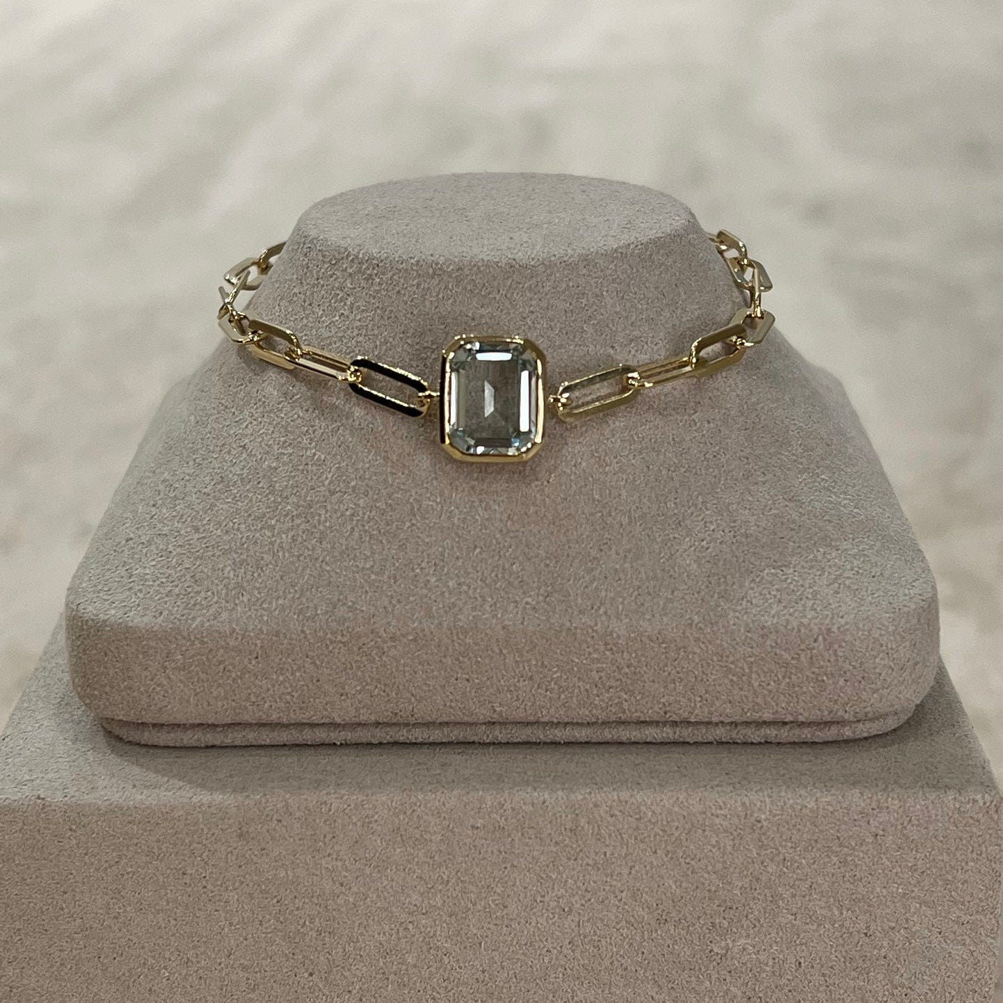 BEATTI Bracelet Sample Sale • Gemstone Clip Chain Bracelet G101_SS23 Sample Sale • Gemstone Clip Chain Bracelet G101_SS23