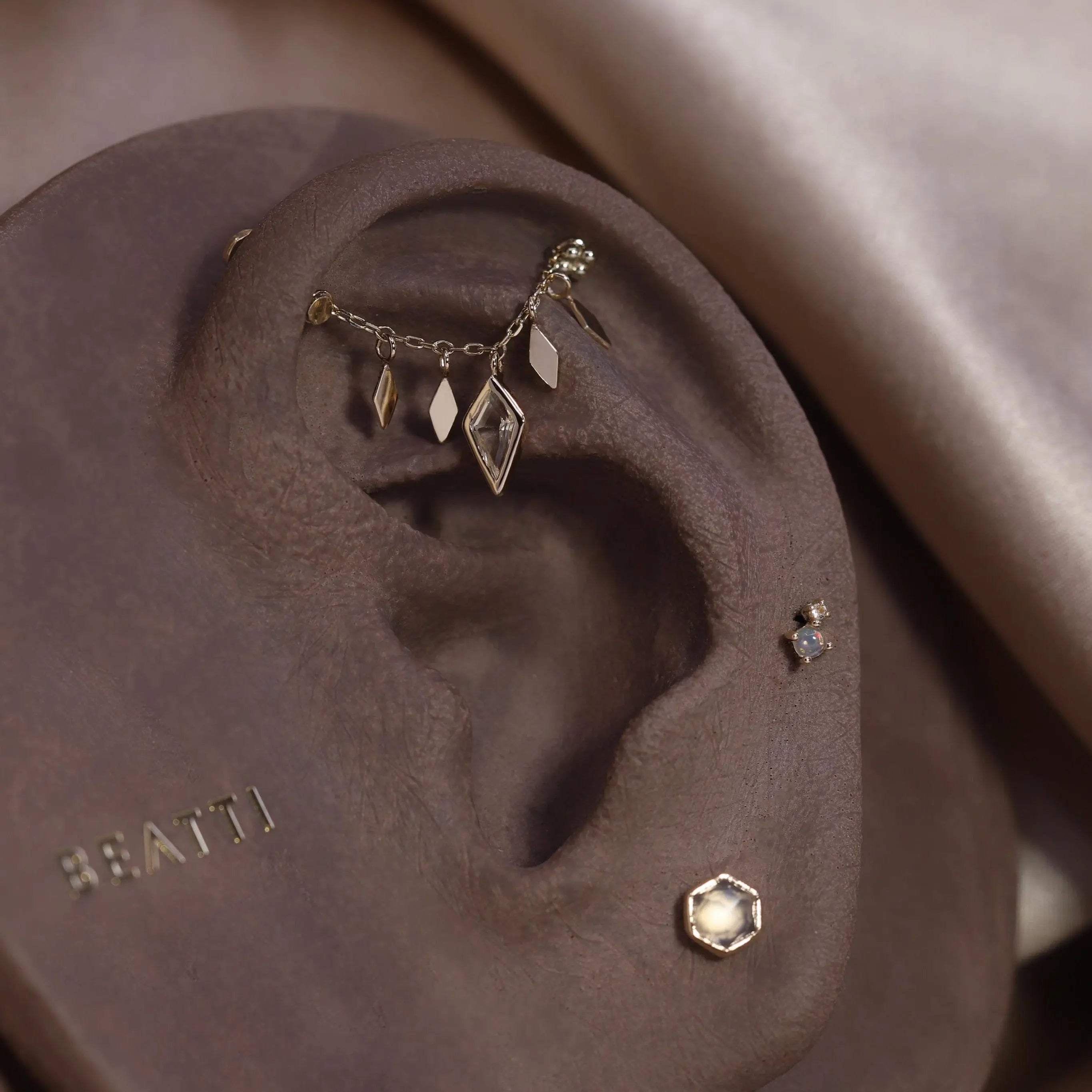 BEATTI Chain Attachments Gold Patra Chain Attachment with Citrine BTFG012 CD Patra Chain Attachment with Citrine