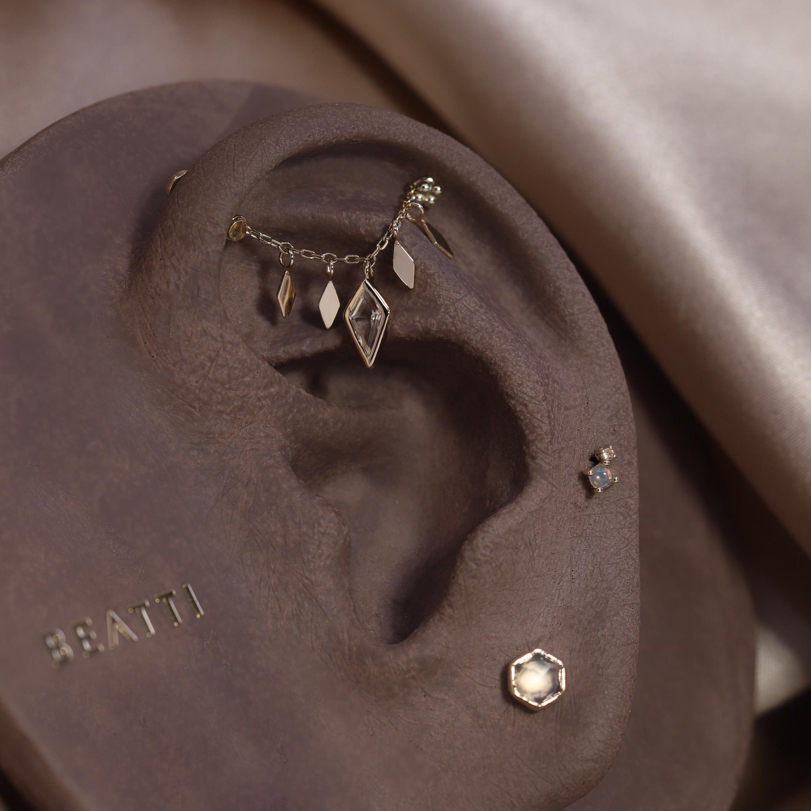 BEATTI Chain Attachments Gold Patra Chain Attachment with Citrine BTFG012 CD Patra Chain Attachment with Citrine