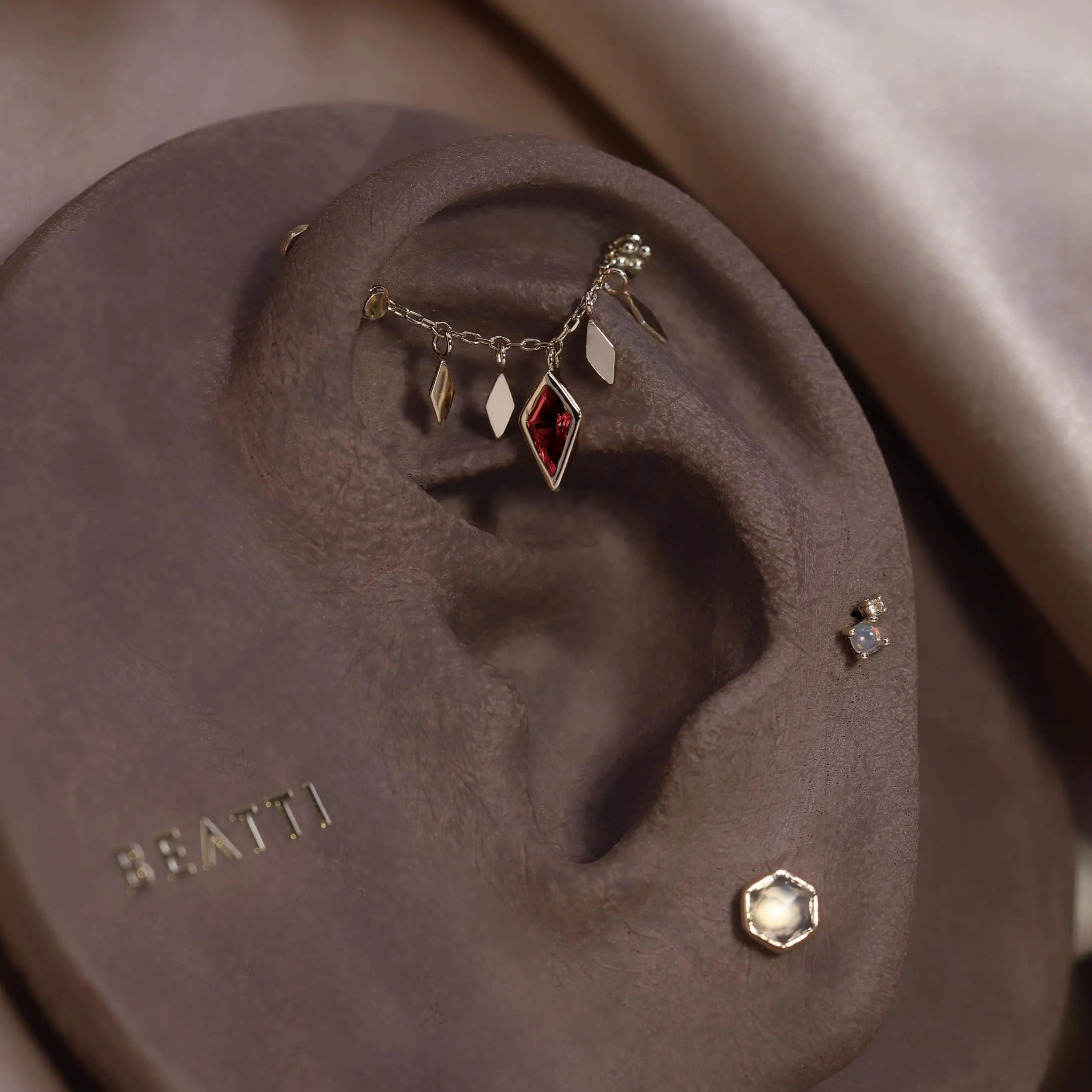 BEATTI Chain Attachments Gold / 22mm Patra Chain Attachment with Garnet 22mm BTFG012 G YG Patra Chain Attachment with Garnet 22mm