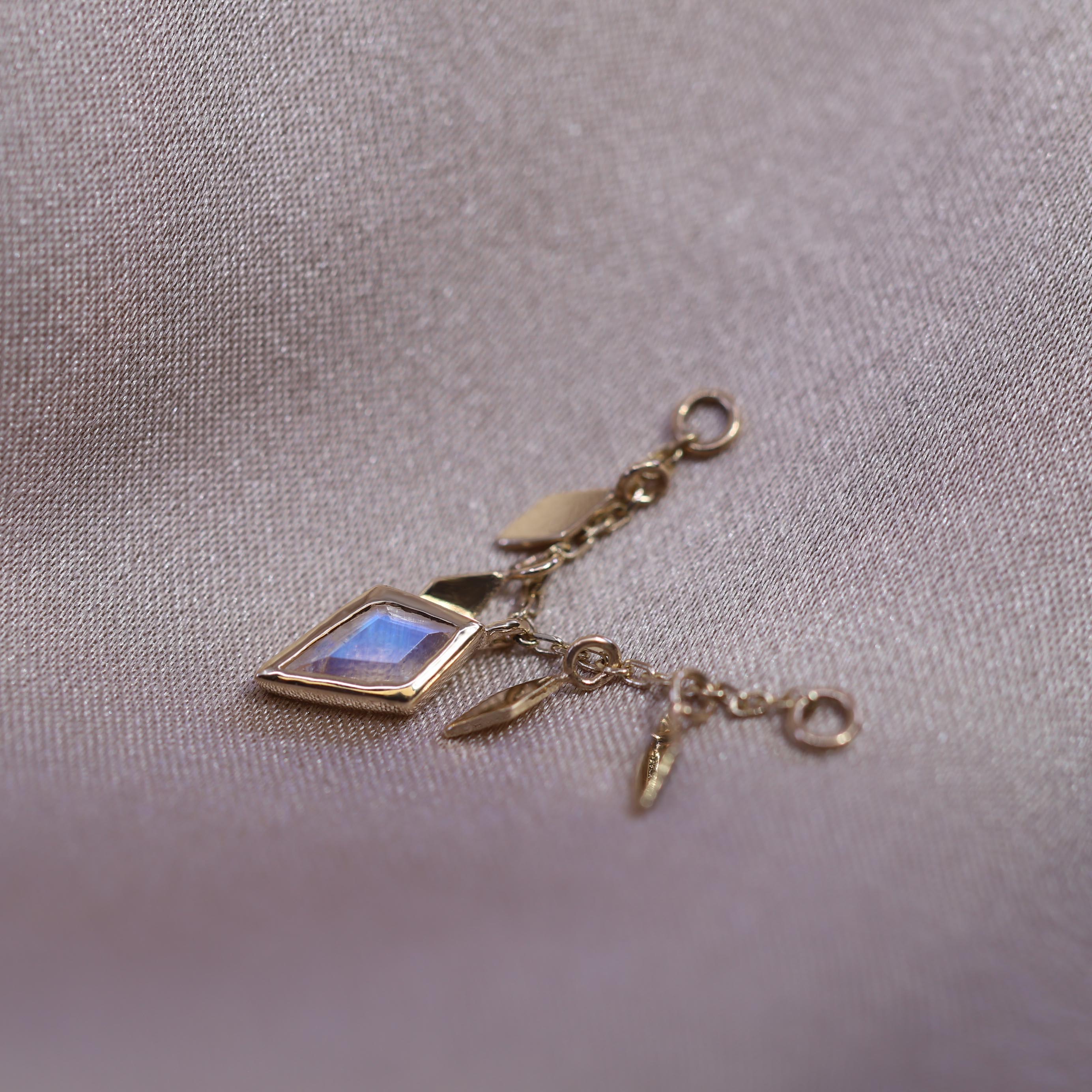 BEATTI Chain Attachments Patra Chain Attachment with Rainbow Moonstone Patra Chain Attachment with Rainbow Moonstone