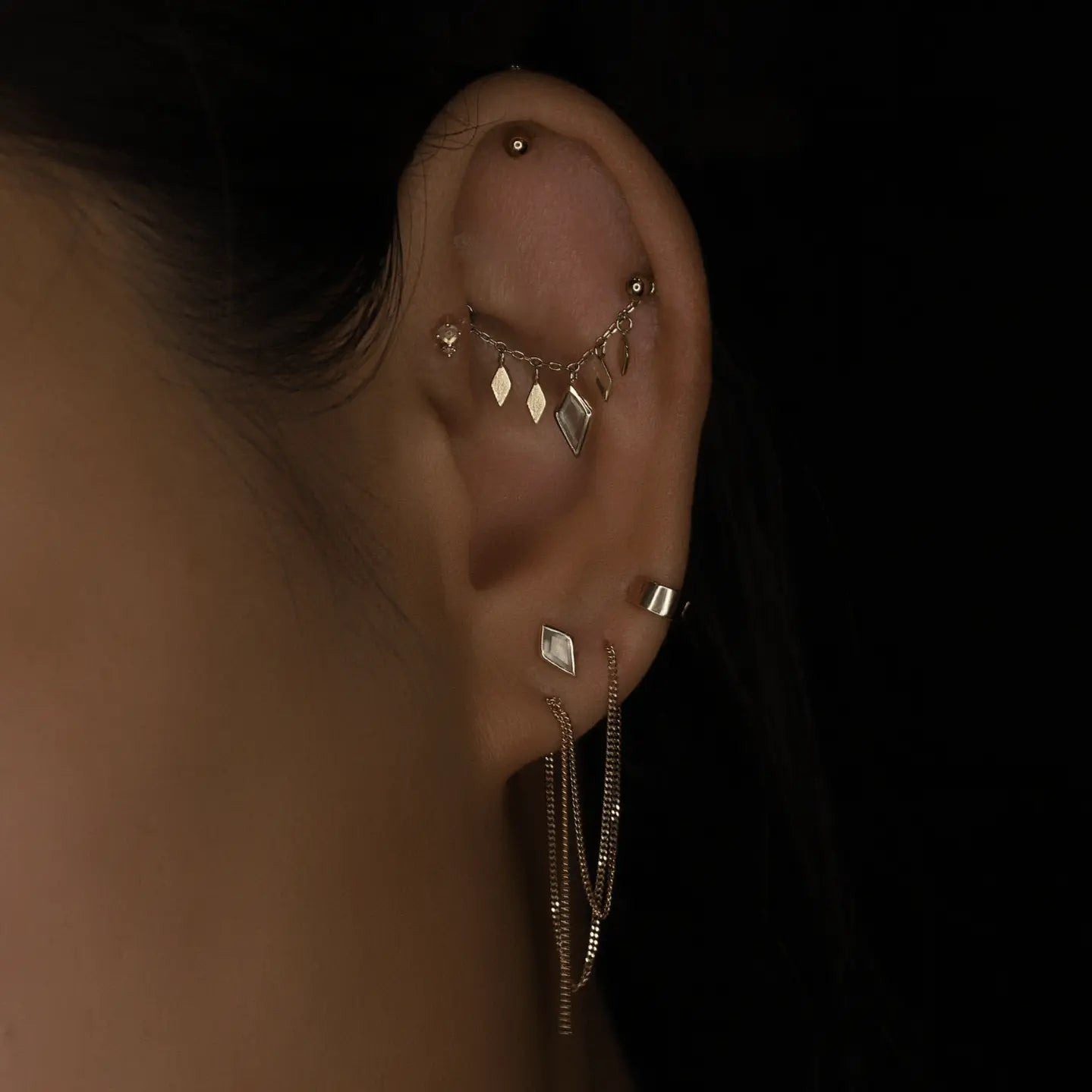 BEATTI Chain Attachments Patra Chain Attachment with White Topaz Patra Chain Attachment with White Topaz