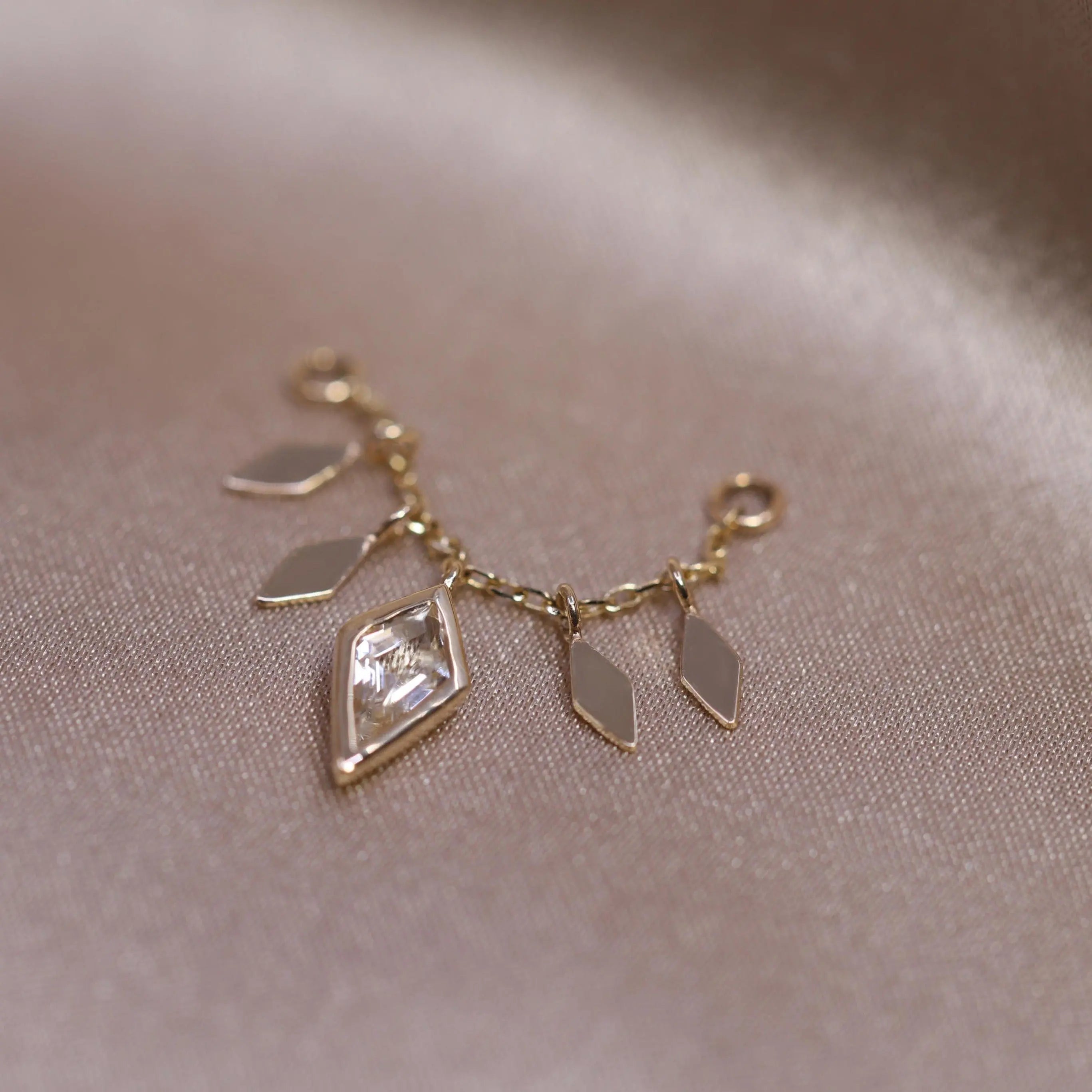 BEATTI Chain Attachments Patra Chain Attachment with White Topaz Patra Chain Attachment with White Topaz